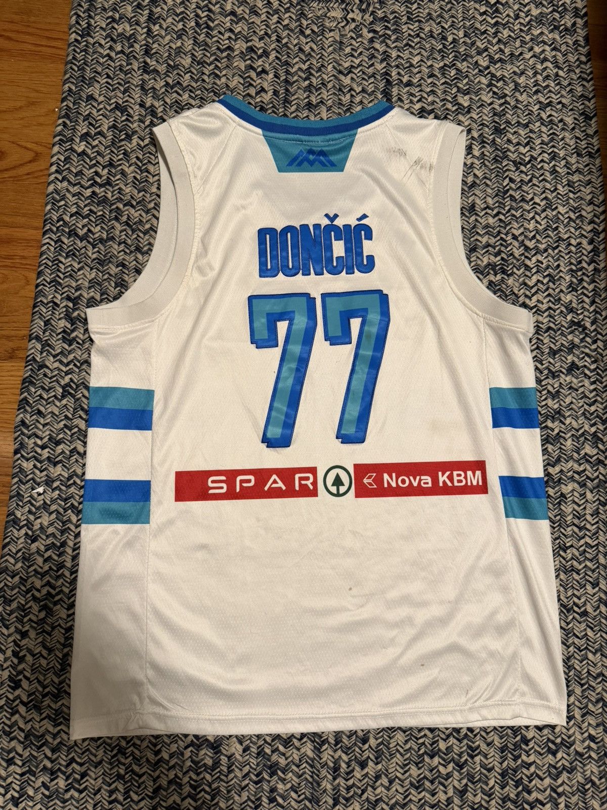 Adidas Dončić Slovenia Jersey Size US L / EU 52-54 / 3 - 2 Thumbnail