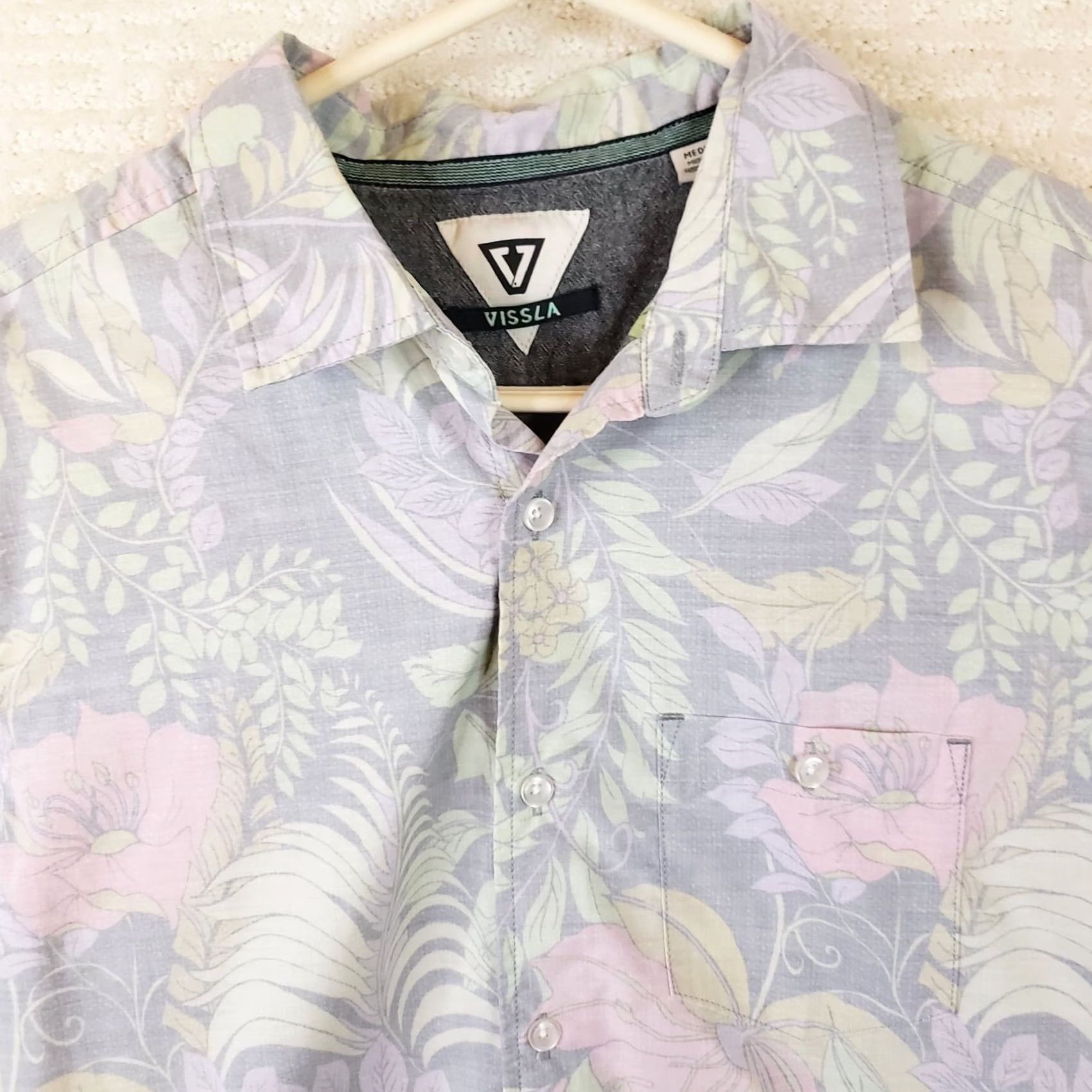 Vissla Vissla Button Up Shirt Men M Floral Print Short Sleeve Cotton Multicolor Holiday All Seasons Button-Down Collared Size US M / EU 48-50 / 2 - 3 Thumbnail