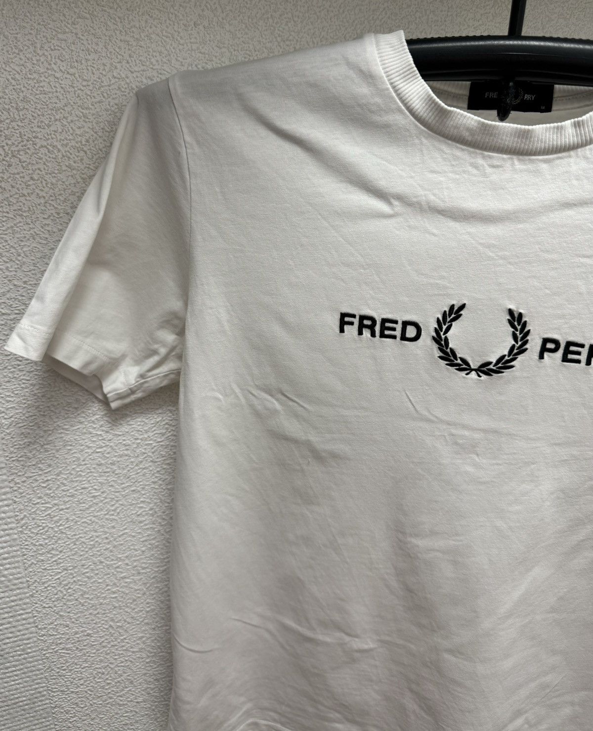 Fred Perry Fred Perry big logo white t-shirt M sz Size US M / EU 48-50 / 2 - 9 Thumbnail