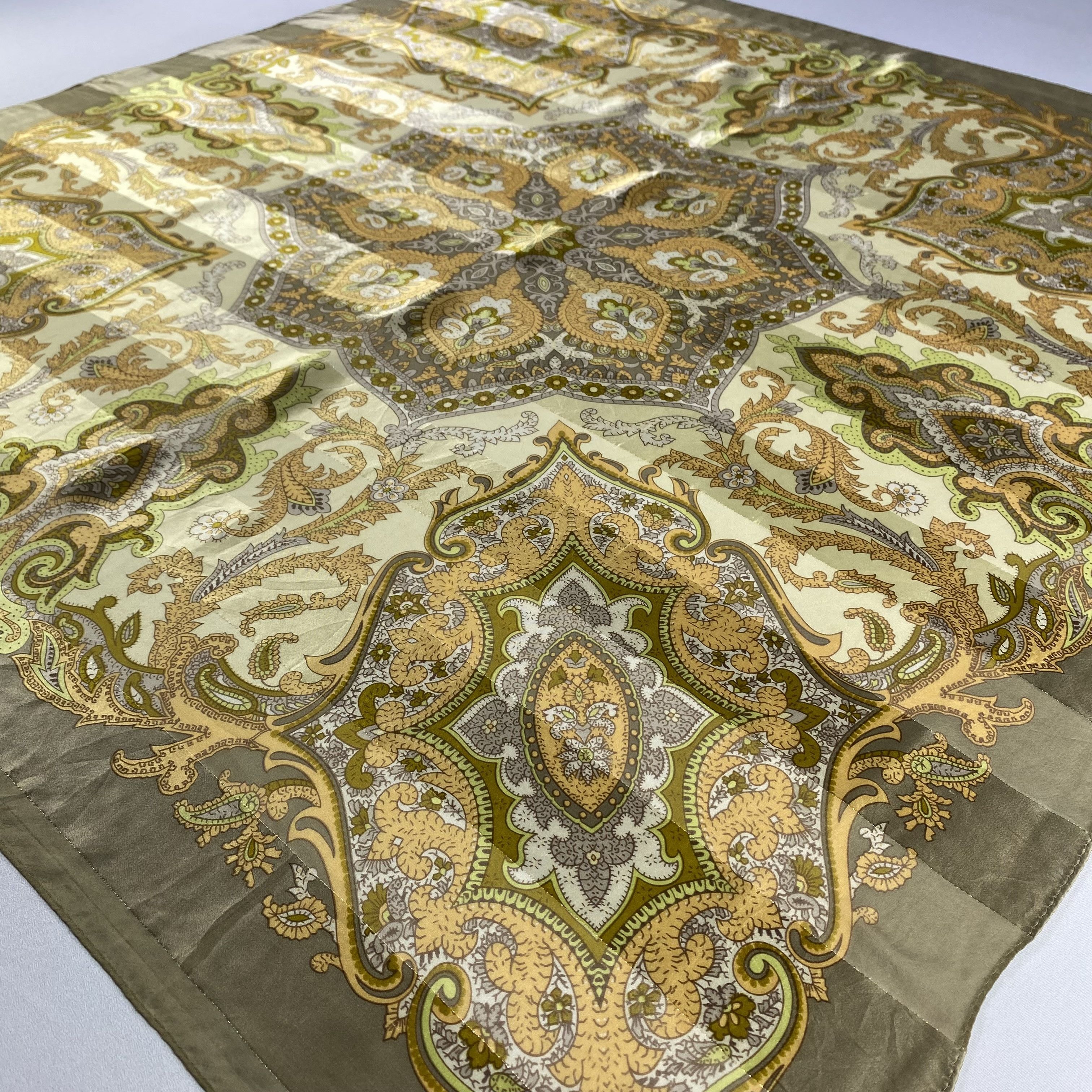 Bill Blass × Japanese Brand × Vintage Vintage Bill Blass Silk Scarf SS079 Size ONE SIZE - 3 Thumbnail