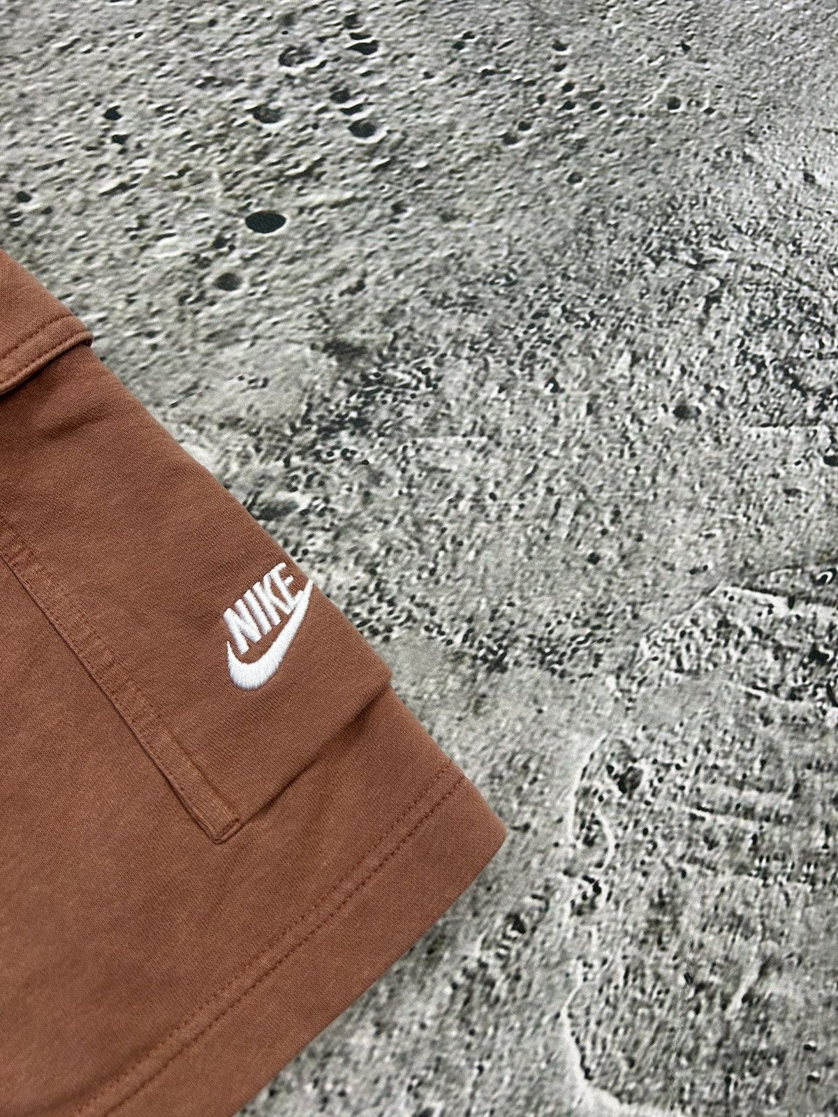 Nike × Vintage Nike vintage brown shorts small logo Sweatpants cargo Size US 30 / EU 46 - 2 Thumbnail