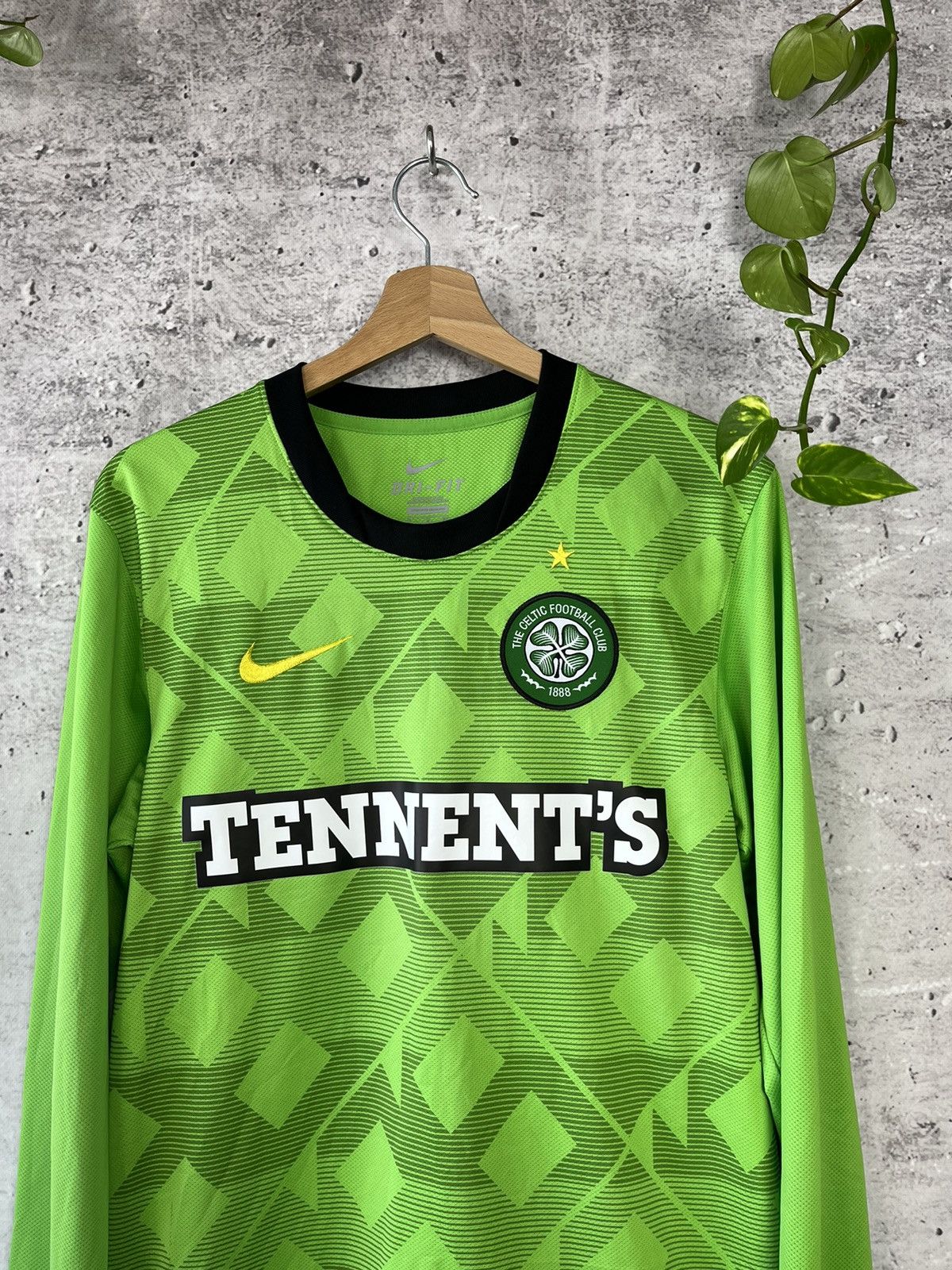 Nike Nike Celtic Glasgow 2010/11 Away Kit Football Jersey (A) Size US S / EU 44-46 / 1 - 1 Thumbnail