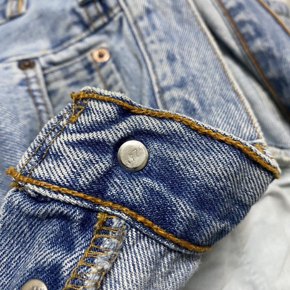 Levi's Vintage 90s Levis 501 Lightwash Jeans Nice Faded Jeans Size US 32 / EU 48 - 20 Thumbnail