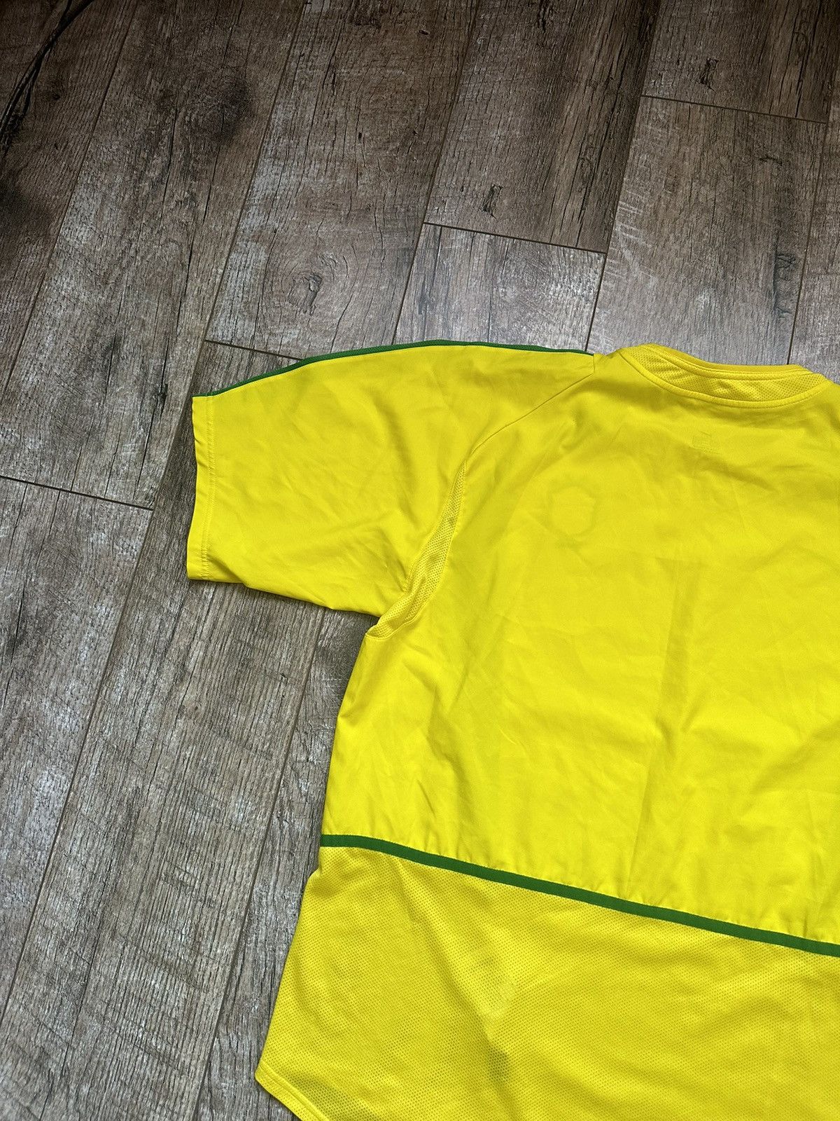 Nike 2002 Nike Brazil World Cup Home Soccer Jersey Size US XL / EU 56 / 4 - 16 Thumbnail