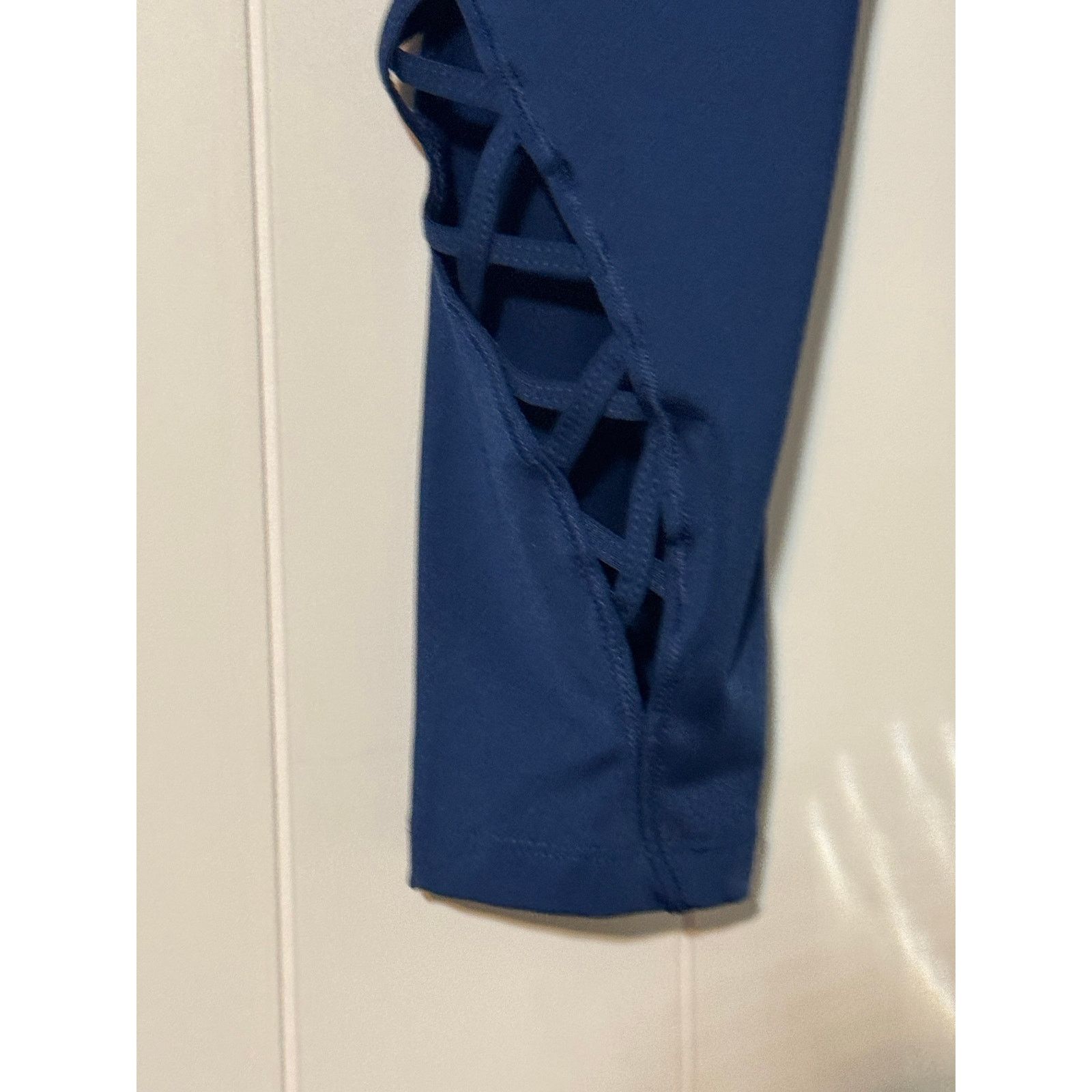 Avia Avia Leggings Criss Cross Cutout Capris Blue Size Small Size 25" / US 0 / IT 36 - 7 Thumbnail