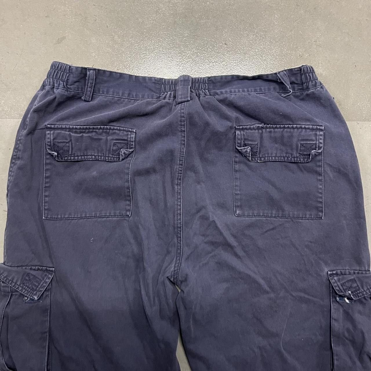 Vintage Vintage Y2K/2000s Really Nice Sun Fade Navy Blue Cargo Shorts With a baggy Fit! Size US 36 / EU 52 - 6 Thumbnail
