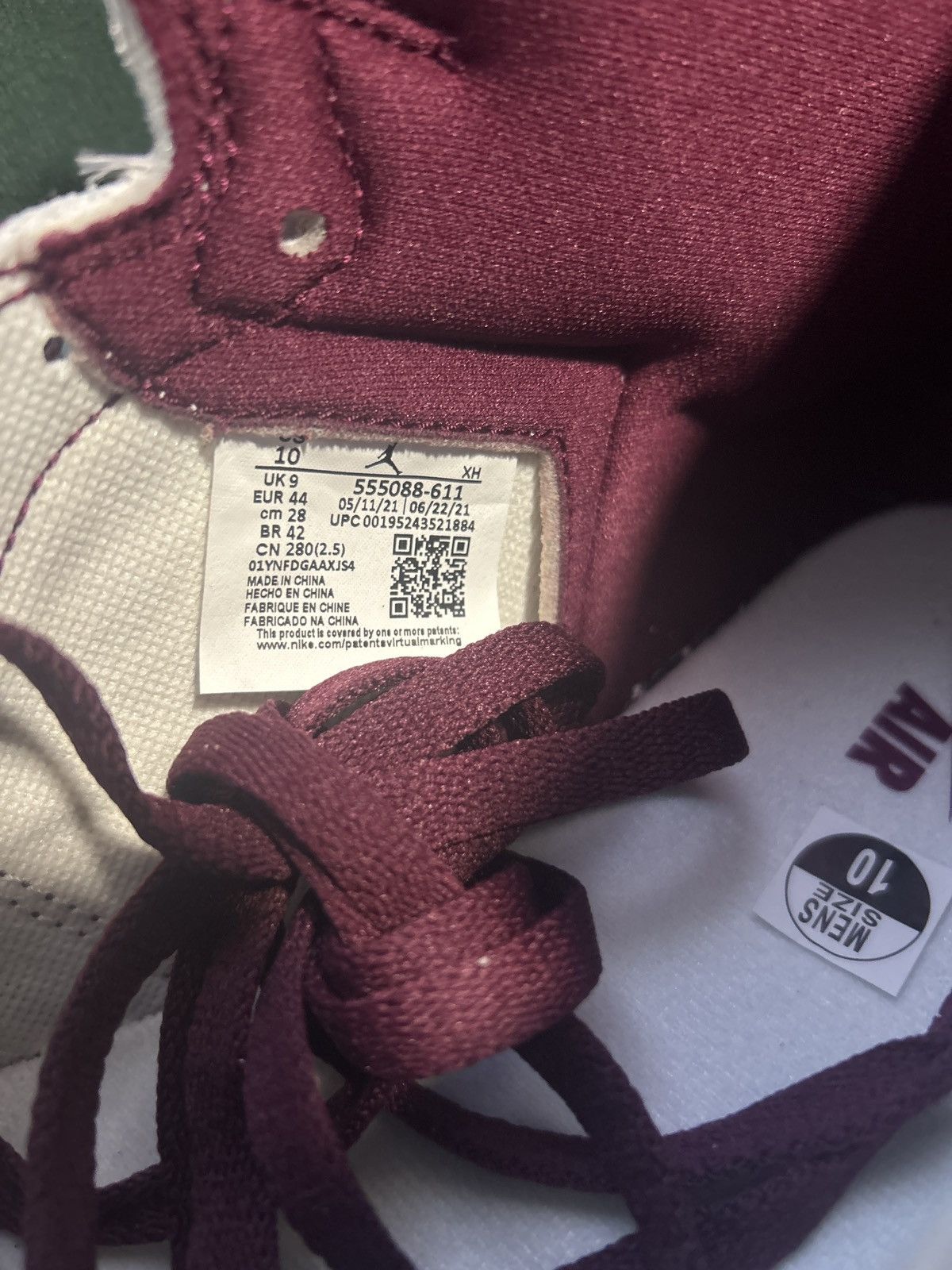 Jordan Brand Jordan 1 Bordeaux Size US 10 / EU 43 - 7 Thumbnail