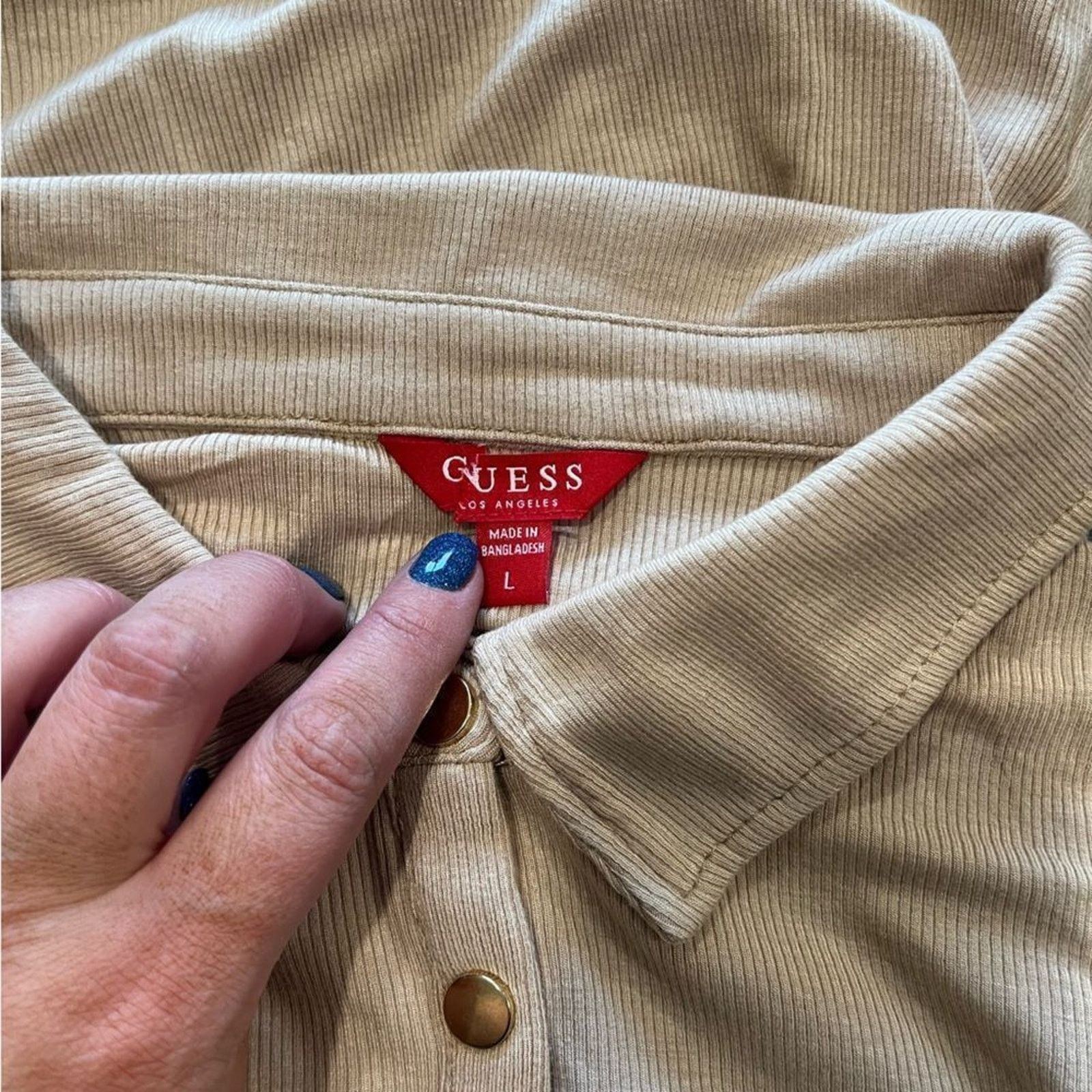 Guess NWOT Guess Light Beige Button Blouse Ribbed Knit Sz L Size L / US 10 / IT 46 - 7 Thumbnail