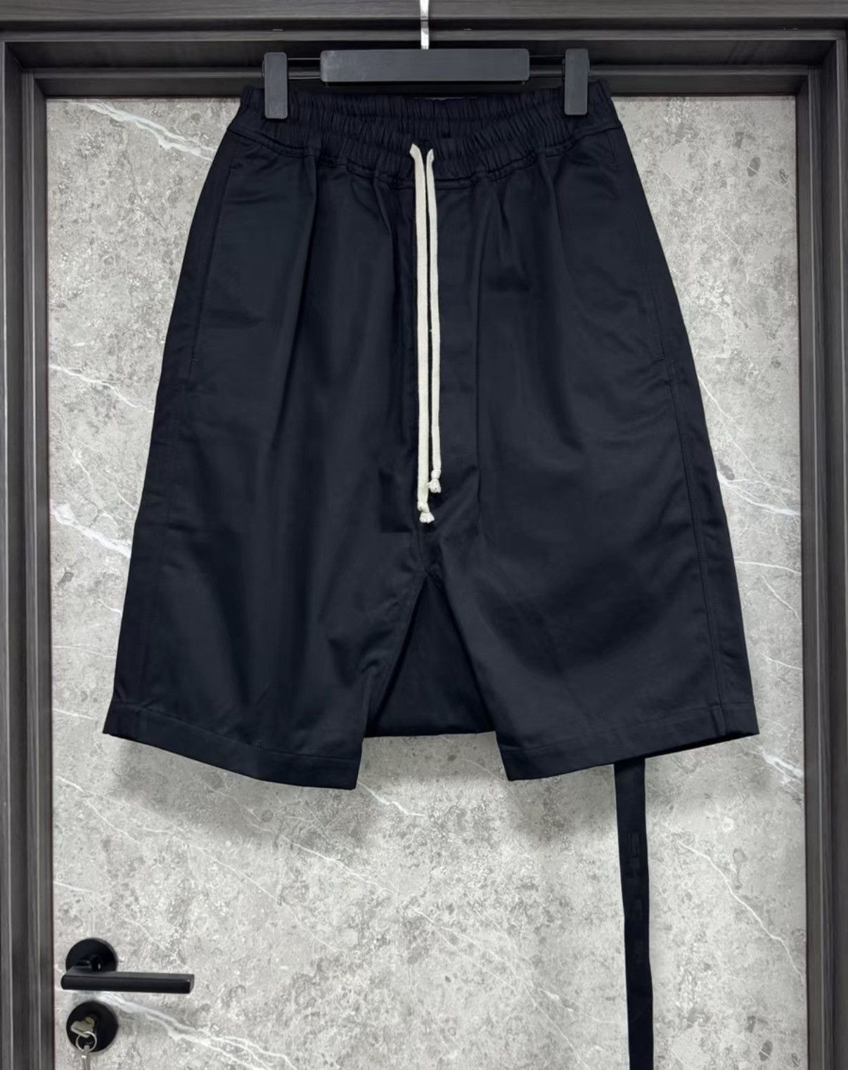 Rick Owens Rick Owens Shorts (TW Heavy Cotton) Size US 34 / EU 50 - 1 Thumbnail