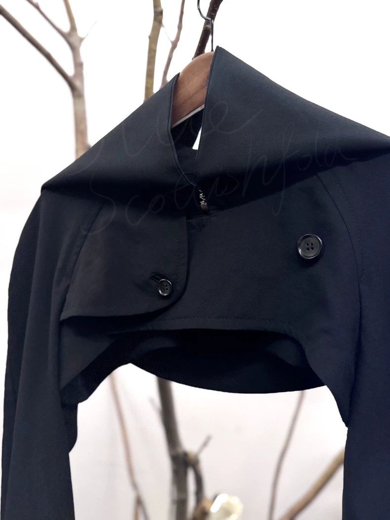 Comme Des Garcons Short trench coat with large lapel