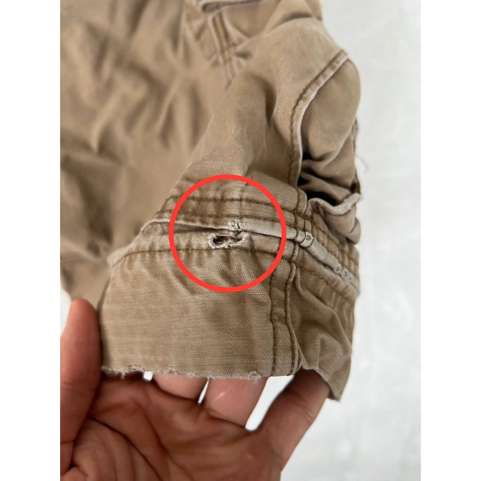 Levi's Vintage Levi’s Khaki Tan Cargo Shorts Size 38 Baggy Y2K Skat Size US 38 / EU 54 - 9 Thumbnail