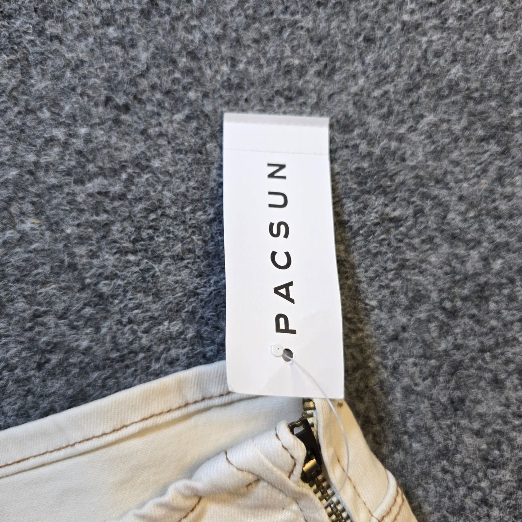 Pacsun Pacsun Jeans Womens Size 28 White Low Rise Flare Side Zip Stretch Skater Boho Womens Jeans Regular 28 White Flare Stretch Pacsun Side Zip Size 28" / US 6 / IT 42 - 6 Thumbnail