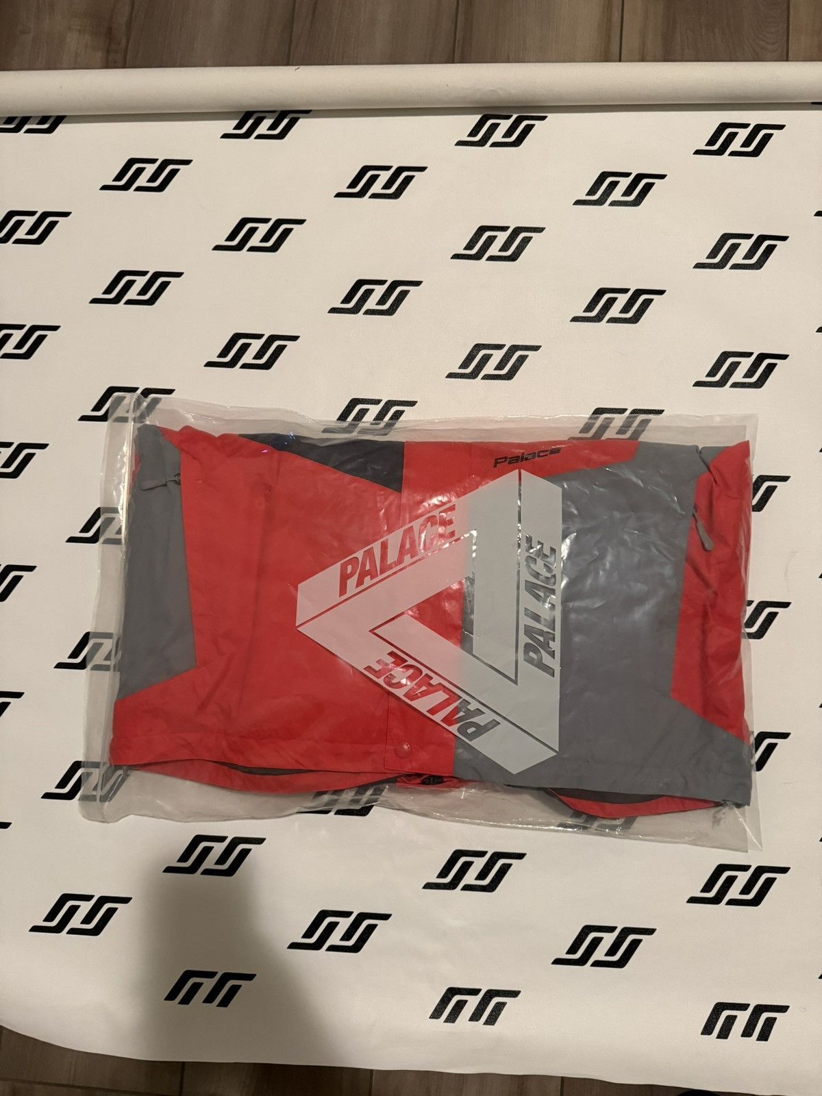 Palace More Powder Jacket in Flame Carbon Size US M / EU 48-50 / 2 - 3 Thumbnail