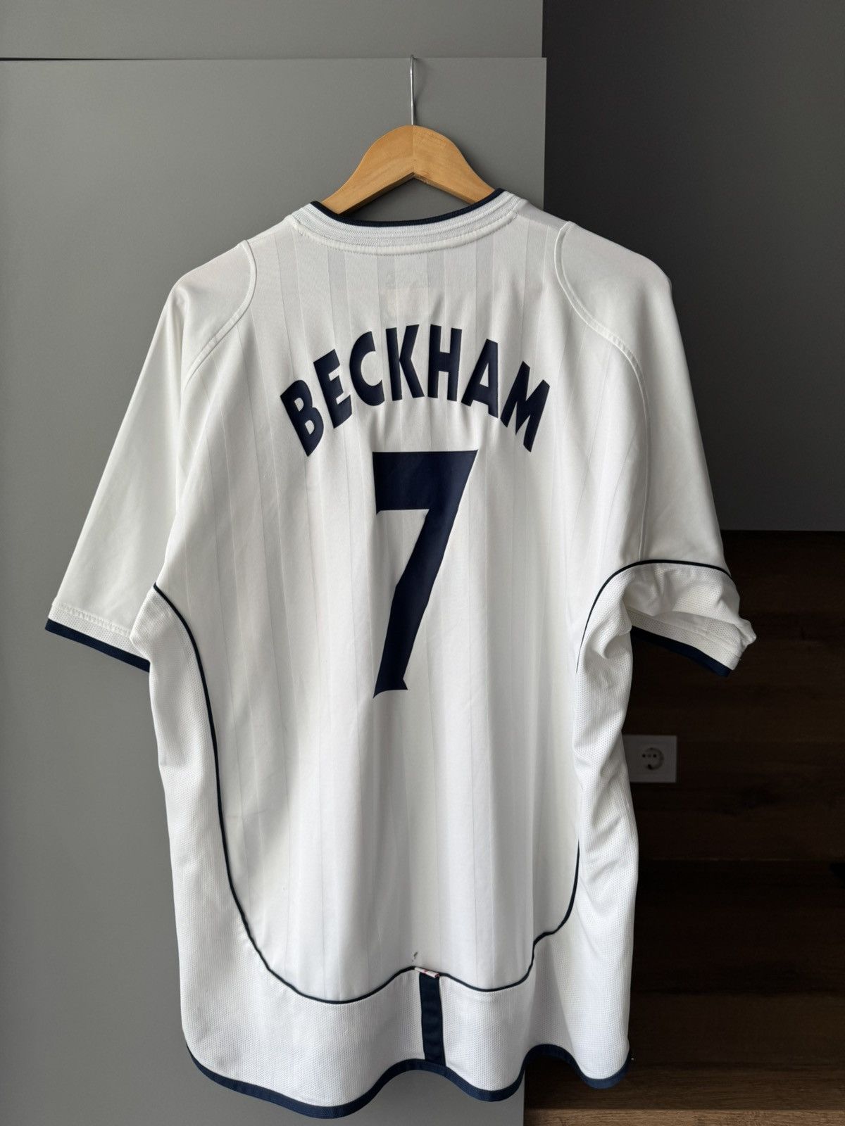 Umbro Umbro England David Beckham #7 Men's Football Soccer Jersey Size US XL / EU 56 / 4 - 1 Thumbnail