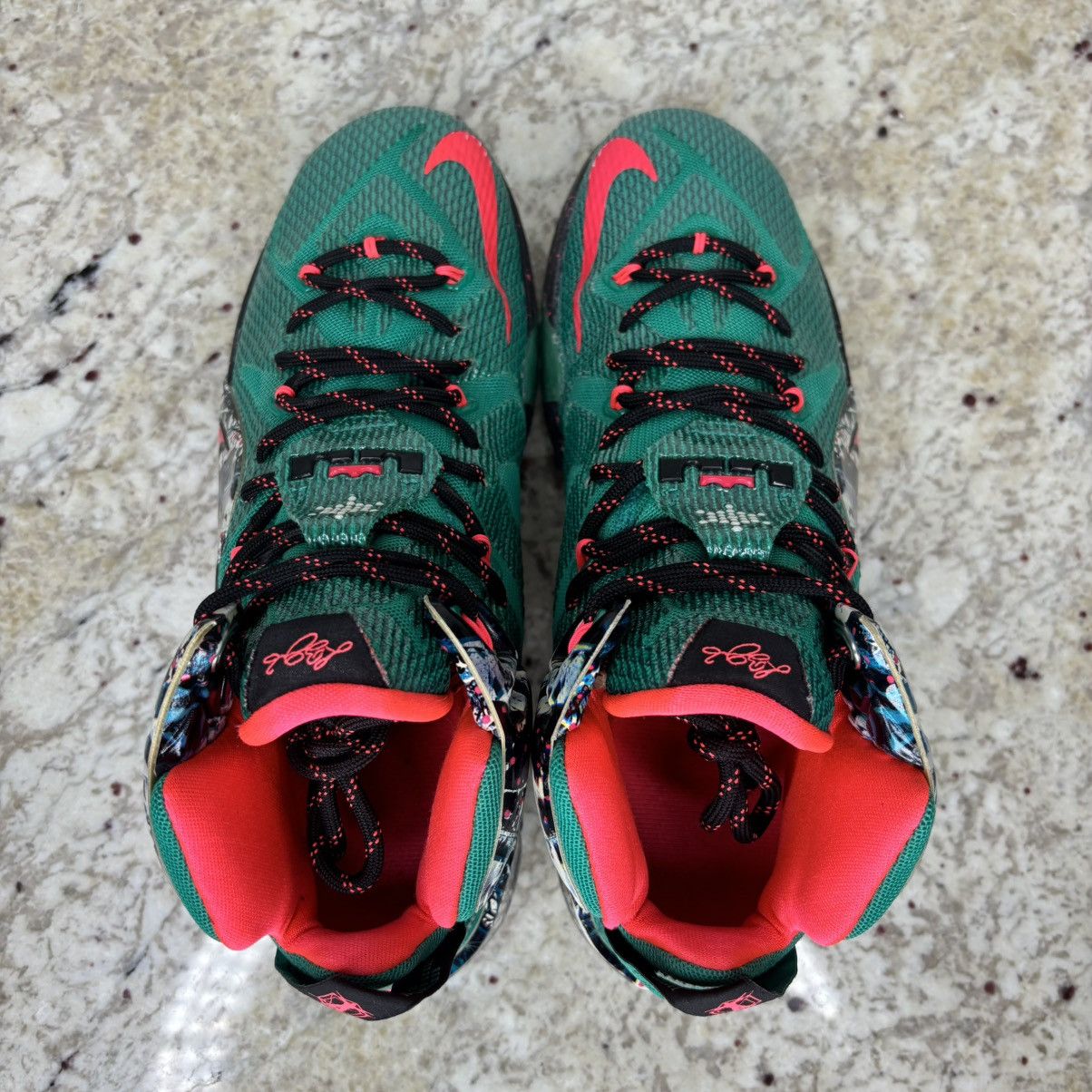 Nike Size 9 - Nike LeBron 12 Xmas Akron Birch Worn OG All Size US 9 / EU 42 - 7 Thumbnail
