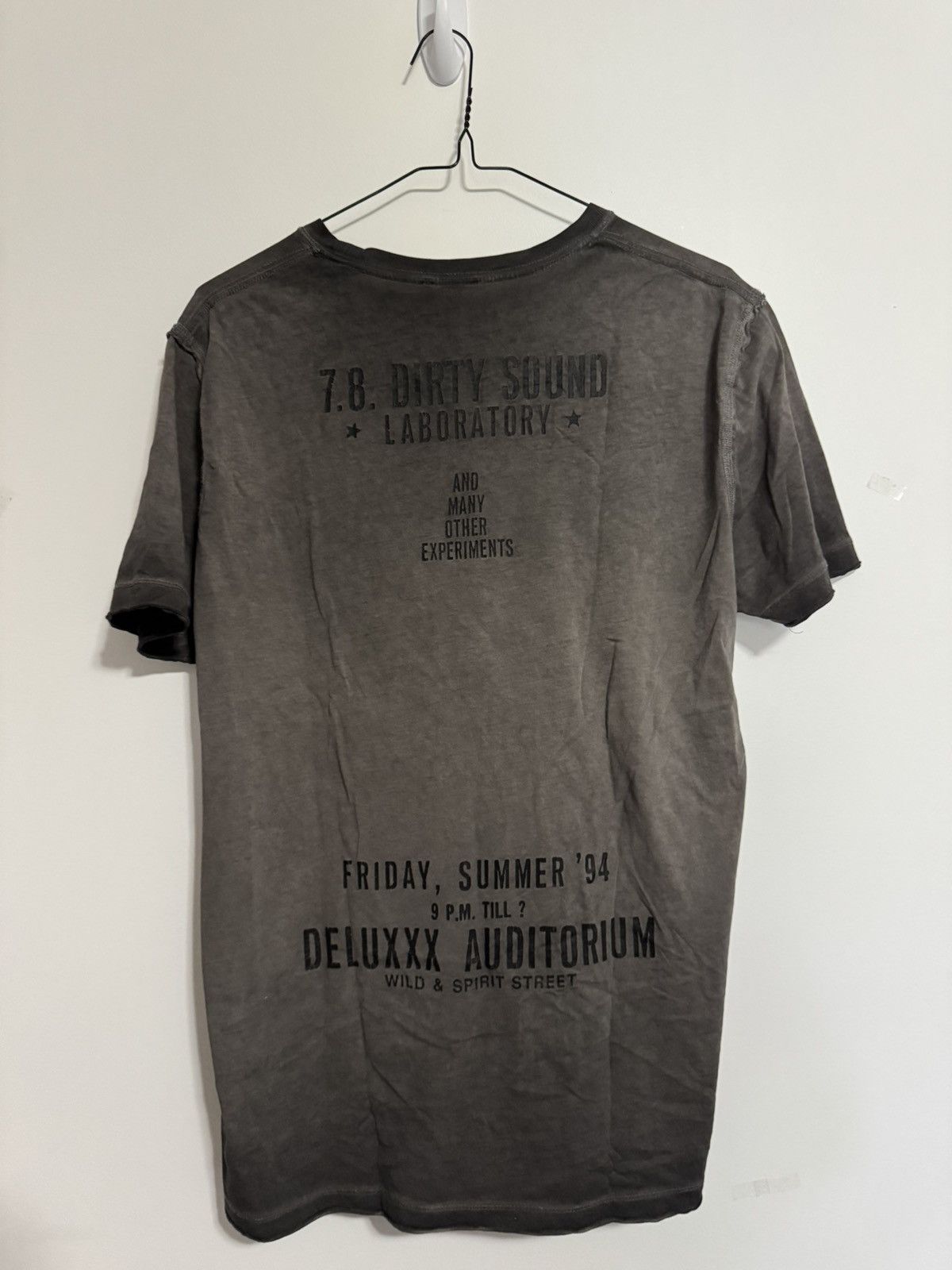 Diesel Diesel mid 2000s tee Size US XL / EU 56 / 4 - 4 Thumbnail