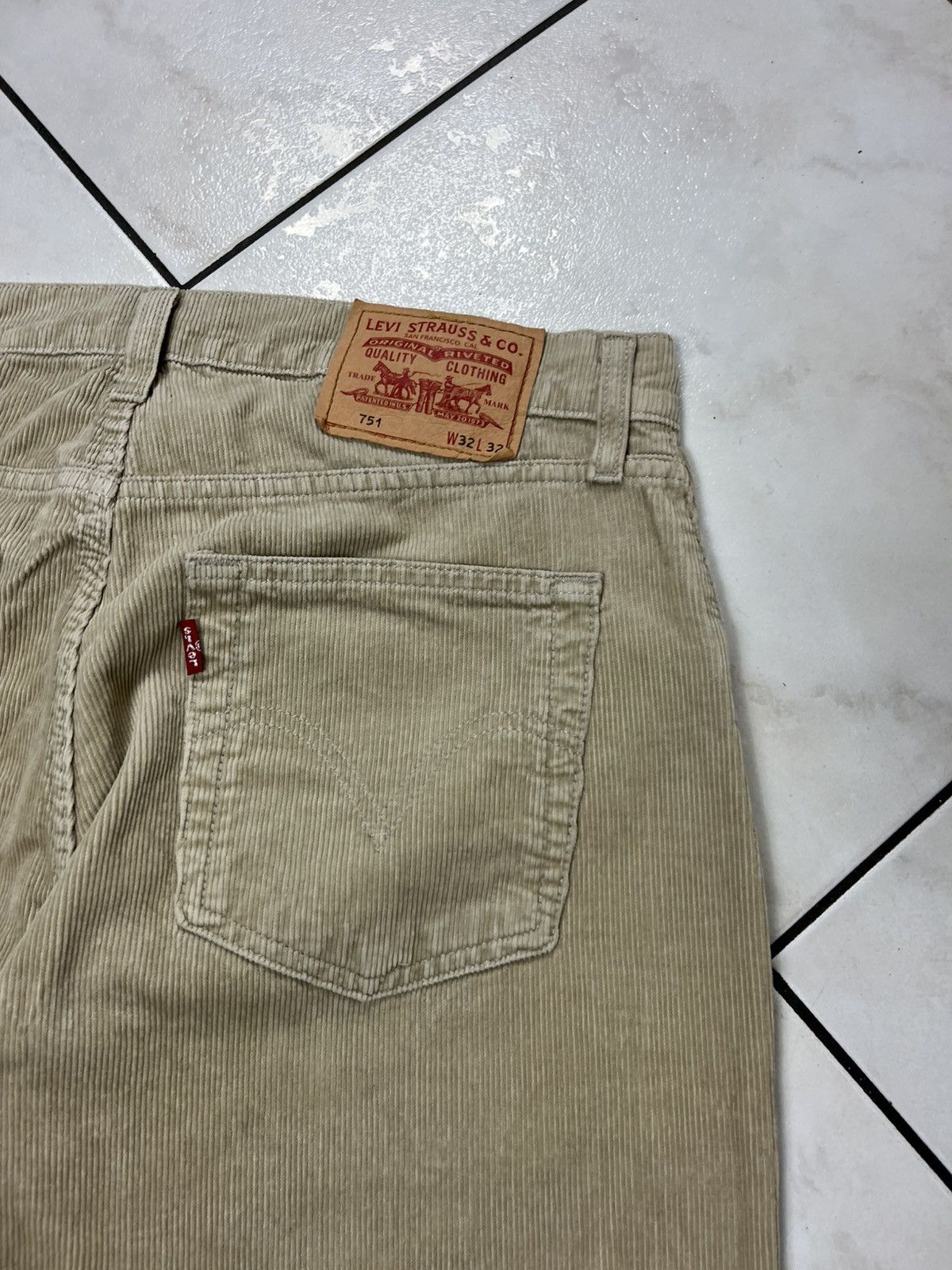 Levi's × Vintage Vintage Levi’s 751 corduroy velvet regular pants trousers Size US 32 / EU 48 - 17 Thumbnail