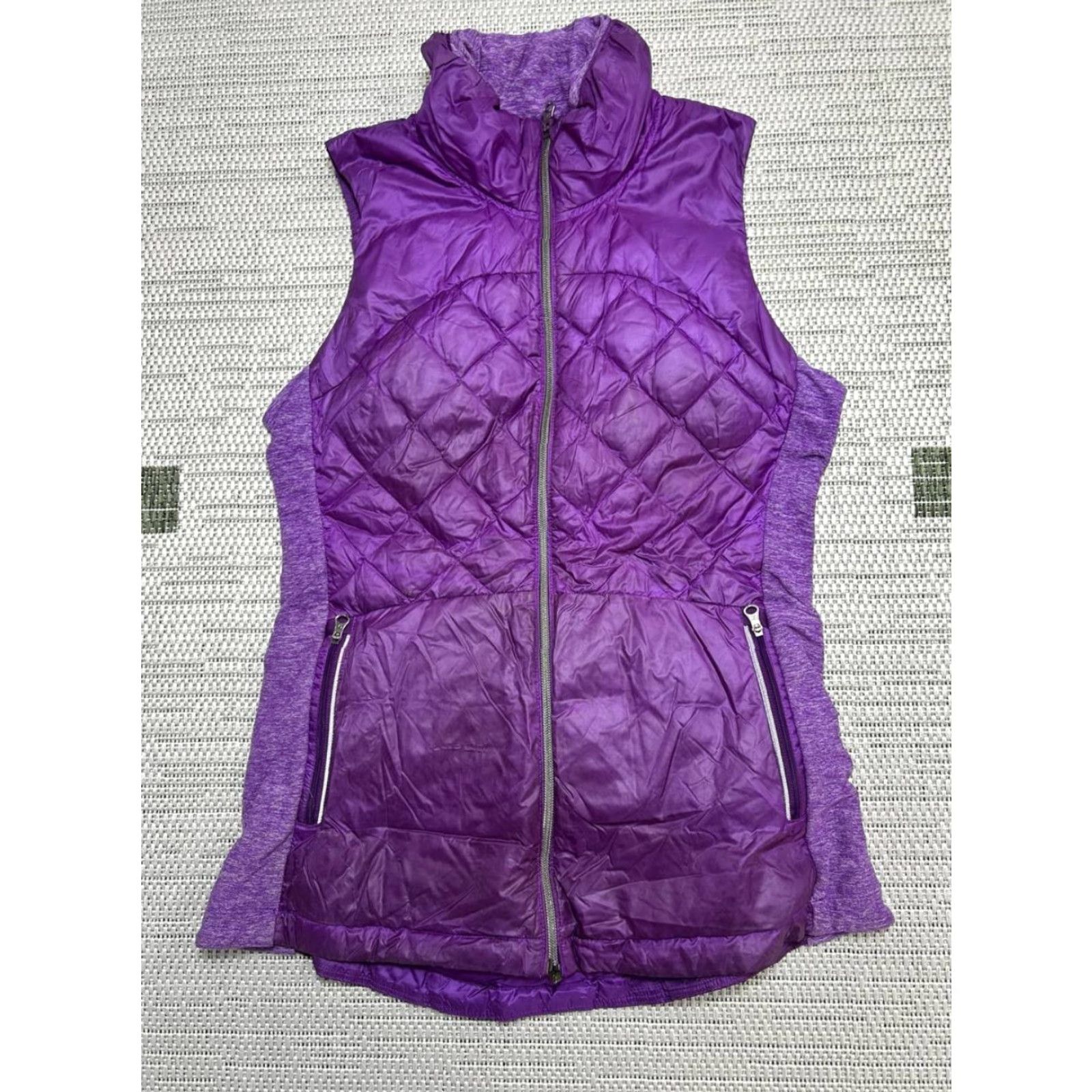Lululemon VINTAGE Lululemon Down For A Run Puffer Vest Womens 8 Purple Insulated Water Resistant Size M / US 6-8 / IT 42-44 - 2 Thumbnail