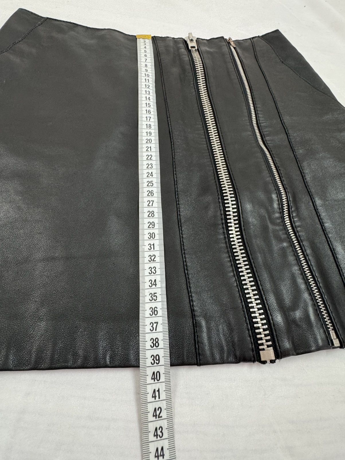 Maje 100% Lamb Leather Mini Skirt with pockets Size 25" / US 0 / IT 36 - 9 Thumbnail