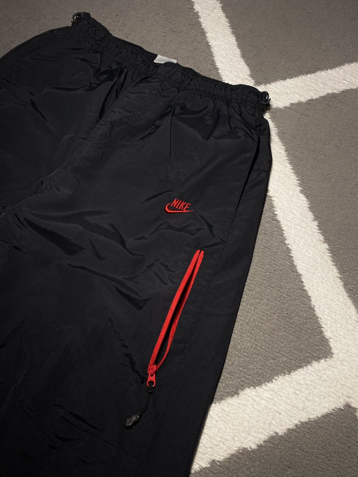 Nike Vintage 00’s Nike Air Max 95 Nylon Track Pants Size US 30 / EU 46 - 7 Thumbnail