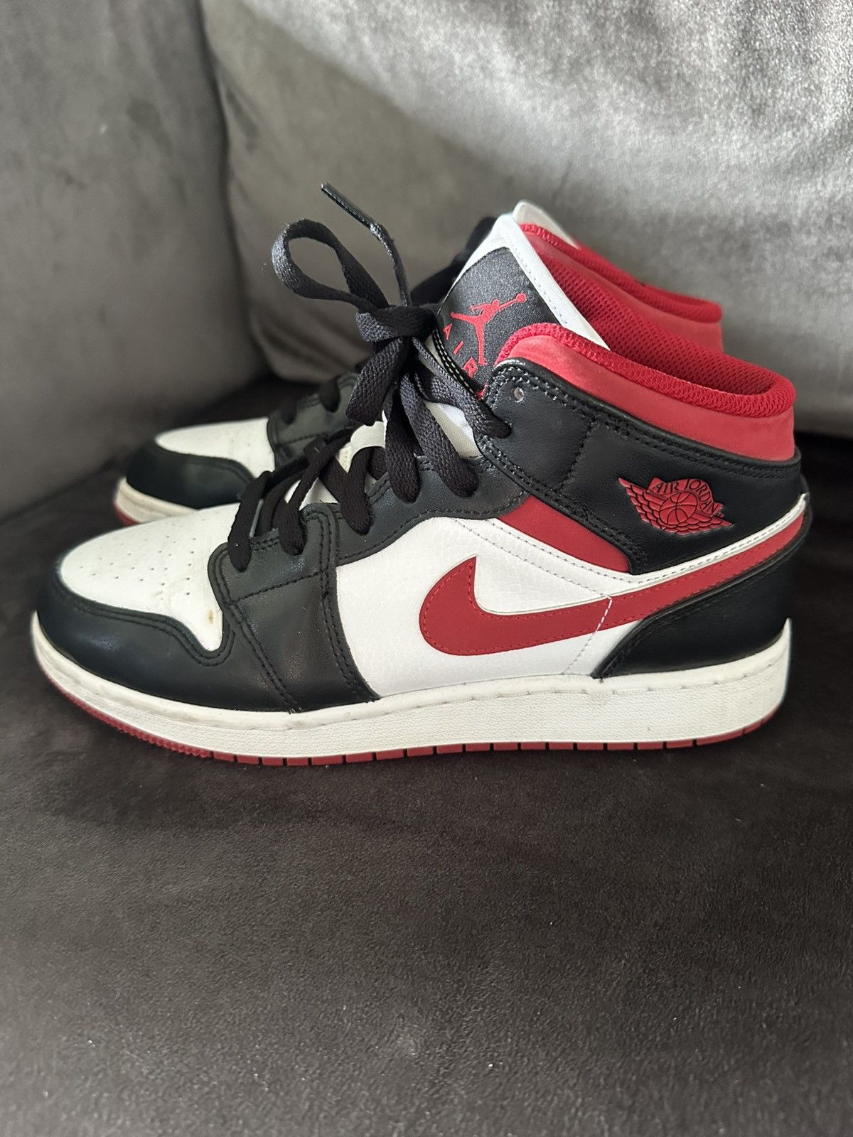 Nike Air Jordan 1 Mid Zwart Wit Maat 40 Size US 9 / IT 39 - 2 Thumbnail