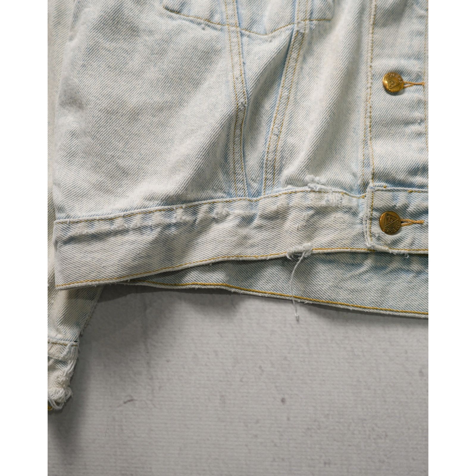 Guess Vintage 90s Guess Pre-owned Denim Jacket - Women's Large Size L / US 10 / IT 46 - 4 Thumbnail