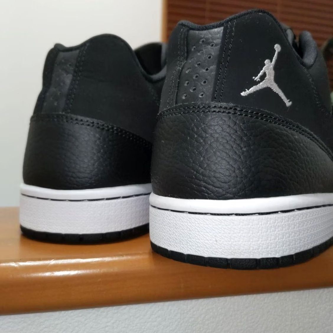 Nike Men 8.0US Nike Air Jordan Executive Low Sneaker LTD Original Collection VHTF Size US 8 / EU 41 - 3 Thumbnail