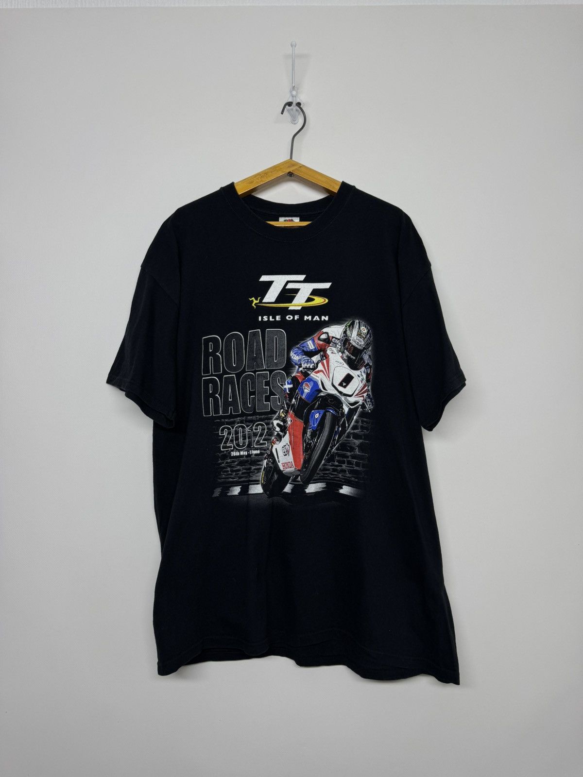 Fruit Of The Loom Vintage Y2k 2012 Isle of Man TT Moto Racing T-shirt Size US XL / EU 56 / 4 - 3 Thumbnail