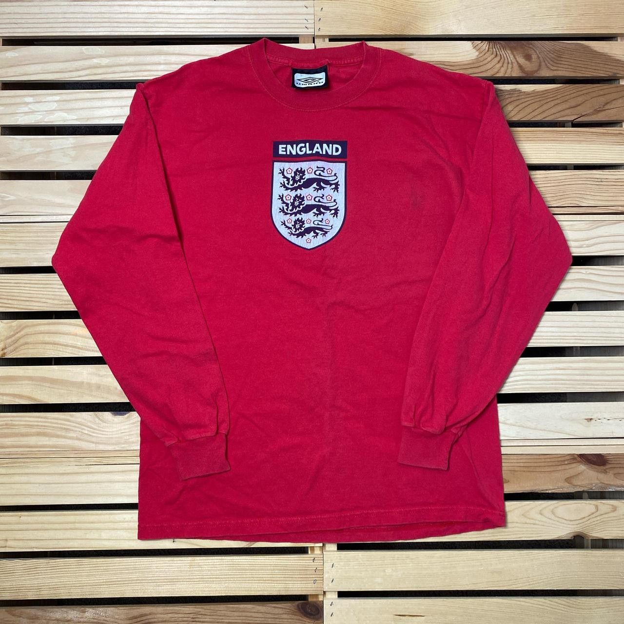 Umbro Vintage Umbro x England 3 Lion Crest Red Tee Size Medium Size US M / EU 48-50 / 2 - 1 Thumbnail