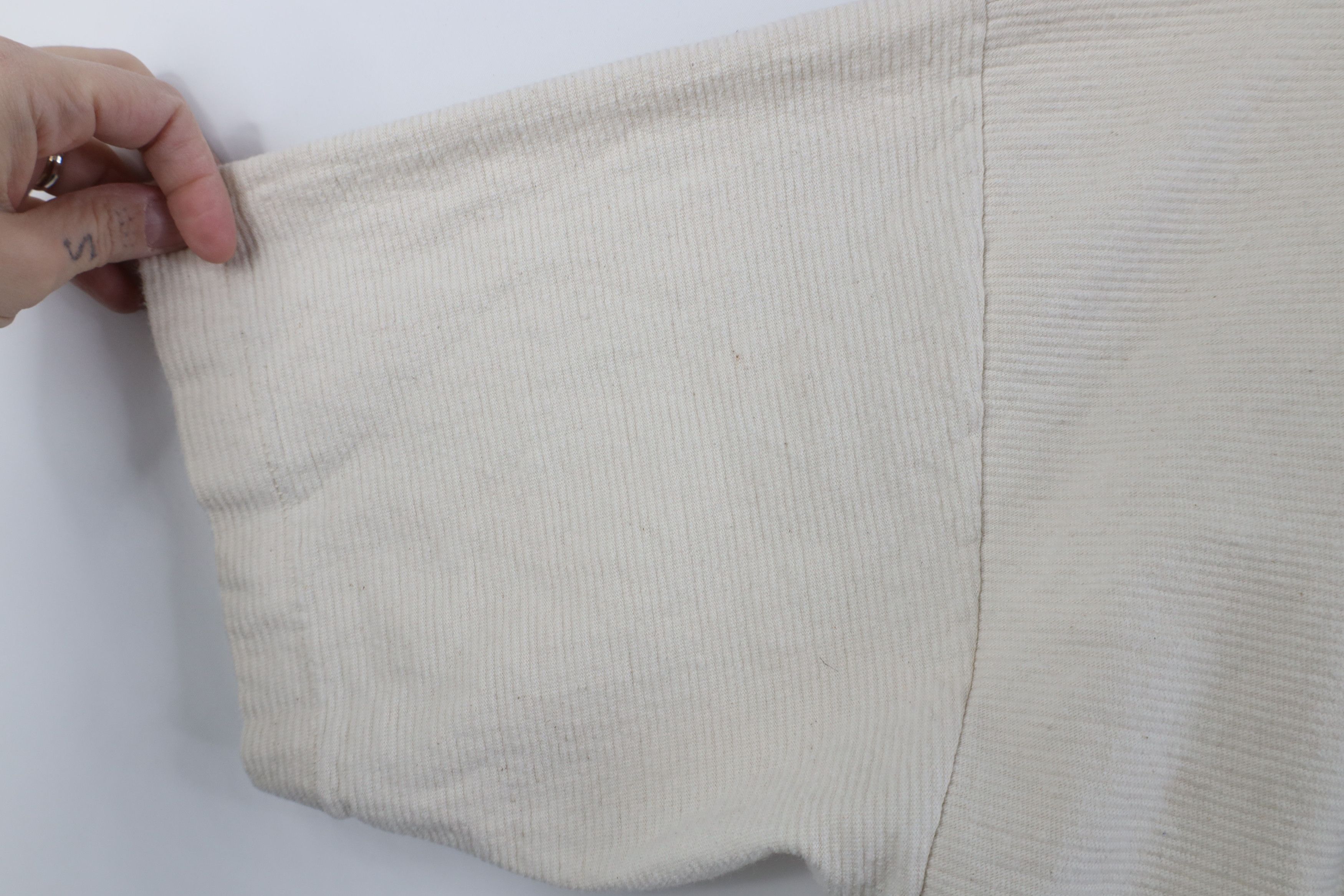 Vintage Vintage 90s Mountains Bear Ribbed Knit T-Shirt Beige USA Size US XL / EU 56 / 4 - 10 Thumbnail