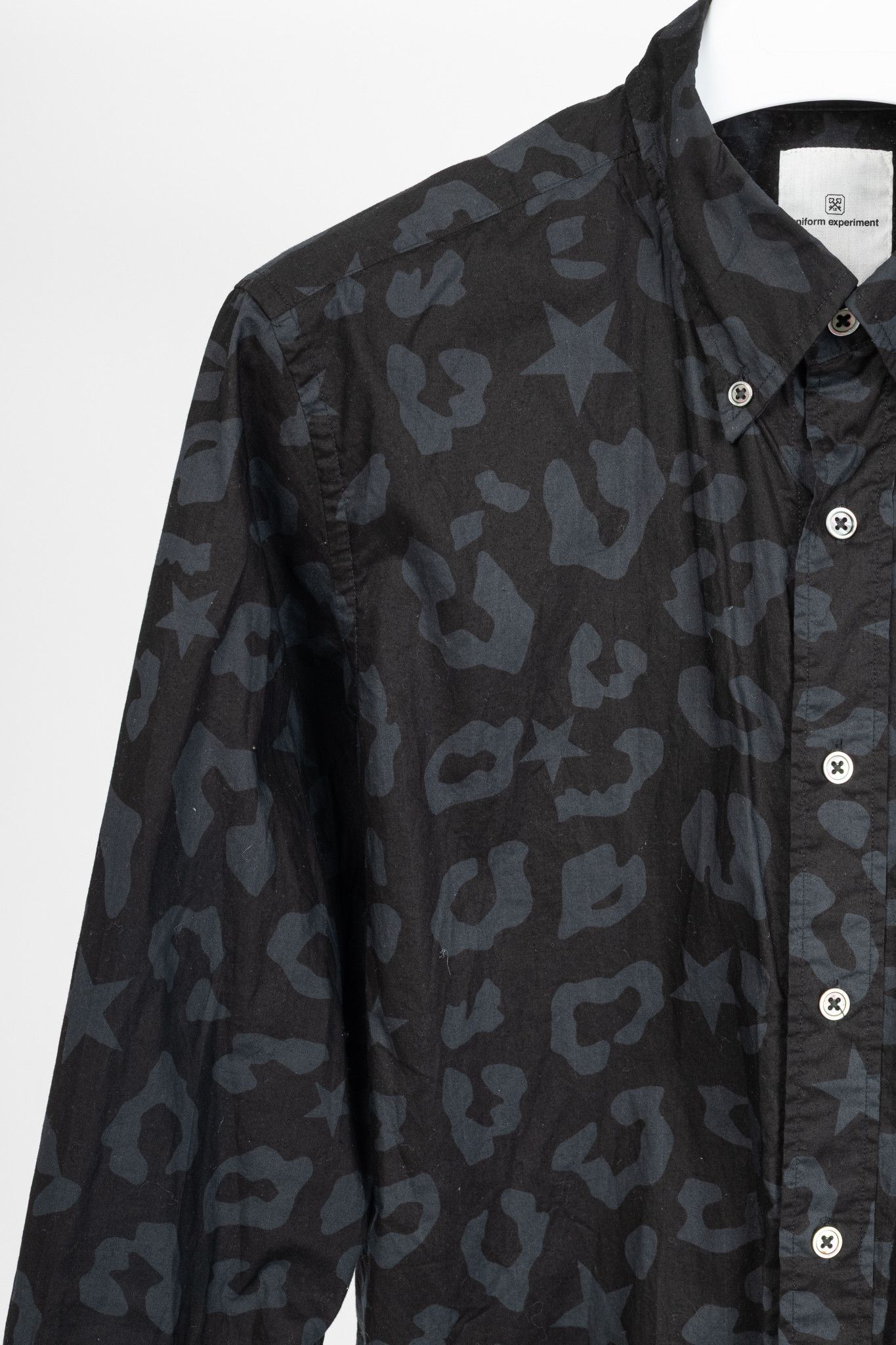 uniform experiment uniform experiment SS15 Black Big Leopard Star B.D Shirt Size US L / EU 52-54 / 3 - 5 Thumbnail