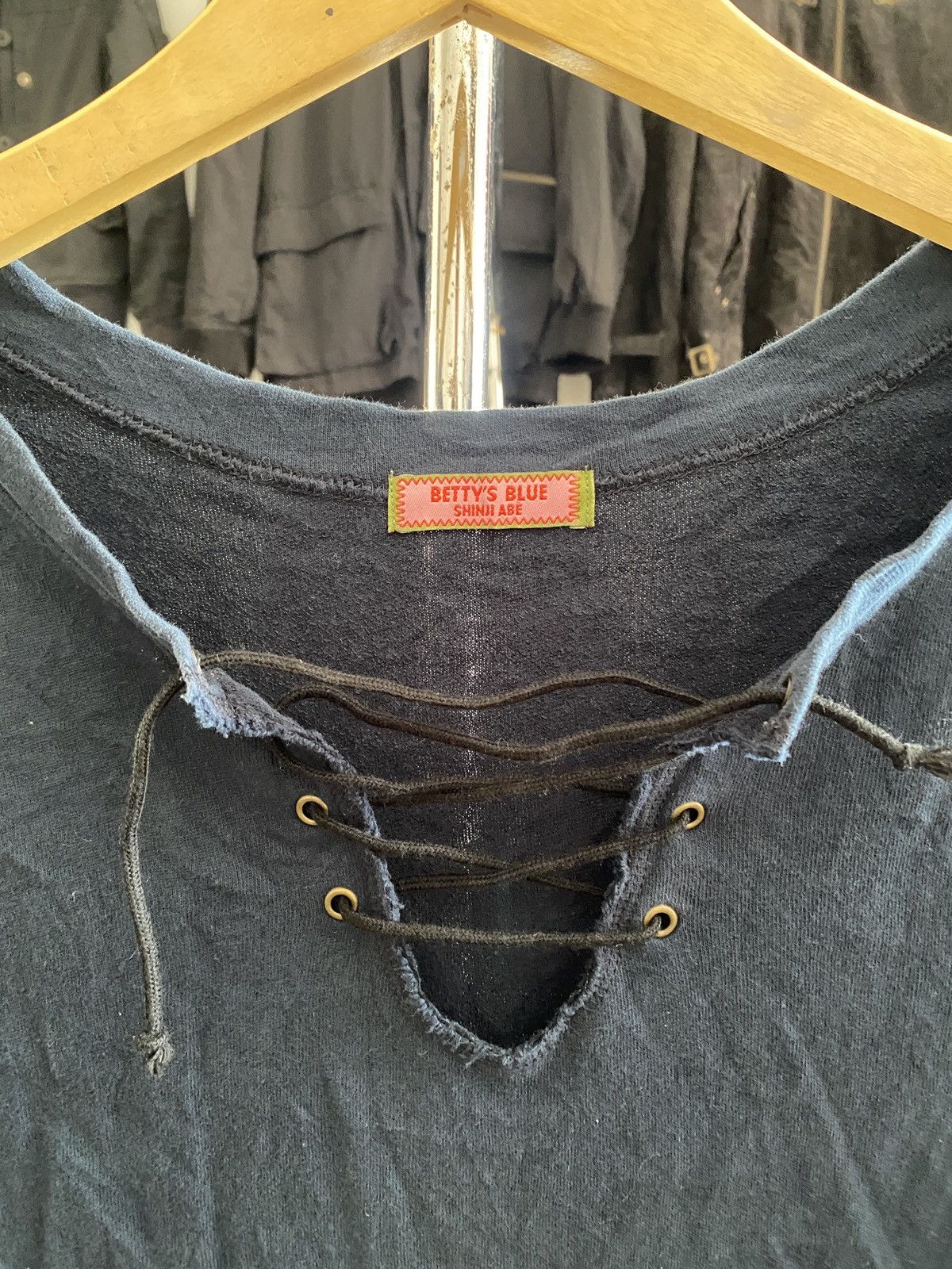 Japanese Brand Betty's Blue by Shinji Abe Cropped Womens T-Shirt Size M / US 6-8 / IT 42-44 - 4 Thumbnail