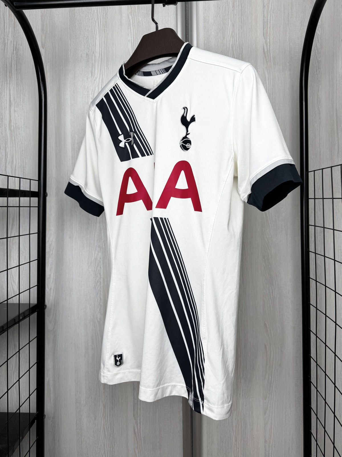 Under Armour Tottenham 2015/2016 Home Football Shirt Size S Under Armour Size US S / EU 44-46 / 1 - 7 Thumbnail