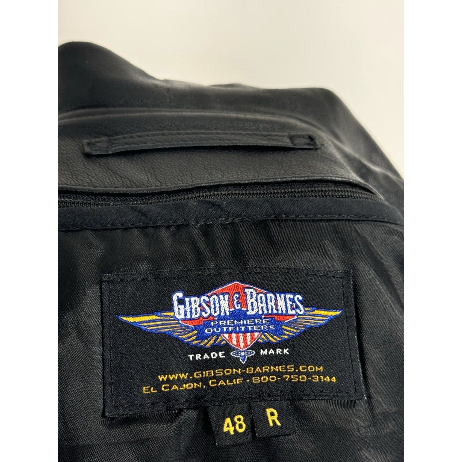 Vintage GIBSON & BARNES Heavy Duty 48 R Flight Bomber Zip In Liner LEATHER Pilot Jacket Jacket Mens Black Bomber American Airlines Style Birthday Decade 90s Size US M / EU 48-50 / 2 - 6 Thumbnail