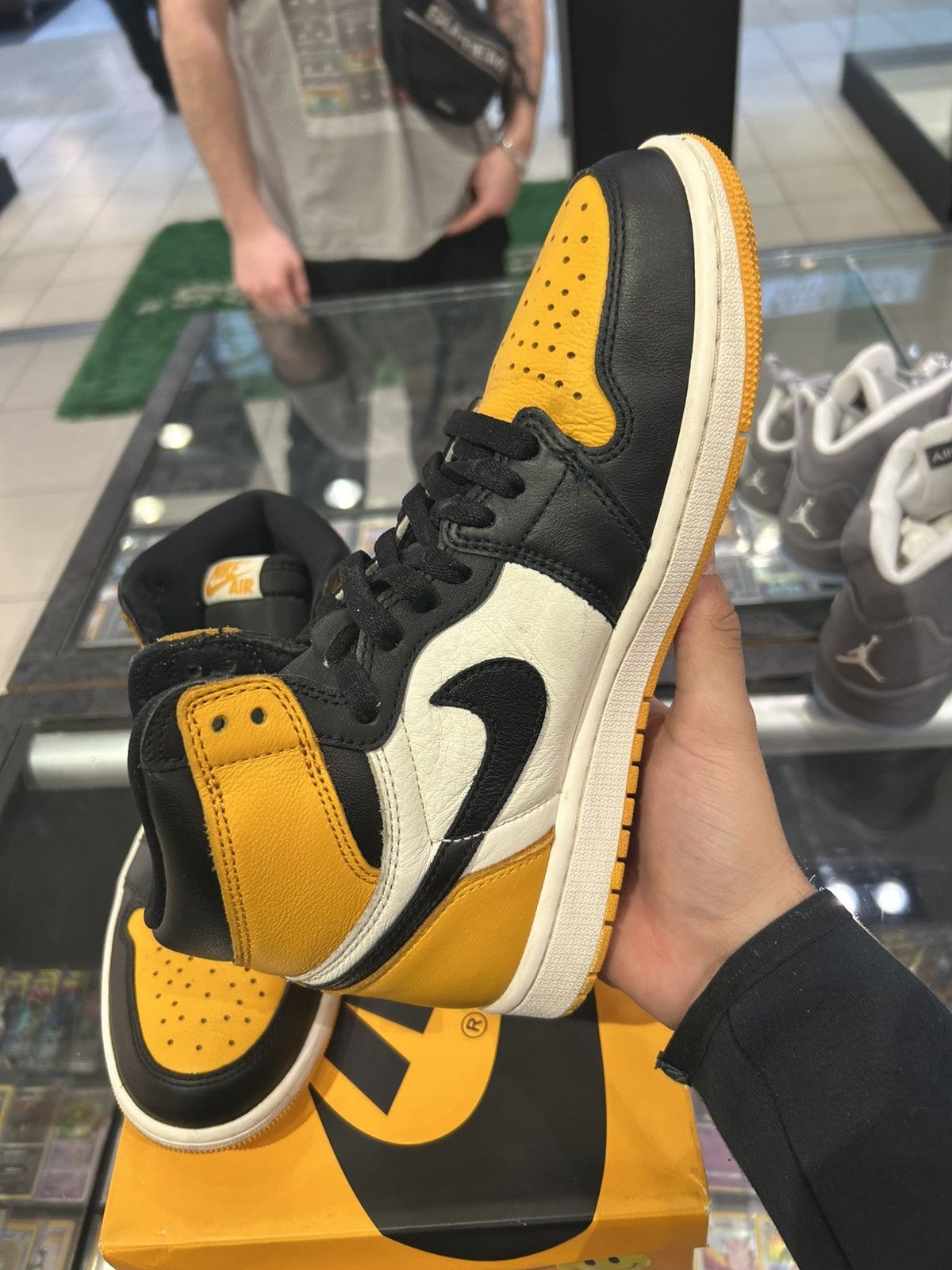 Jordan Brand Jordan 1 retro Taxi 2022 Size US 8 / EU 41 - 4 Thumbnail