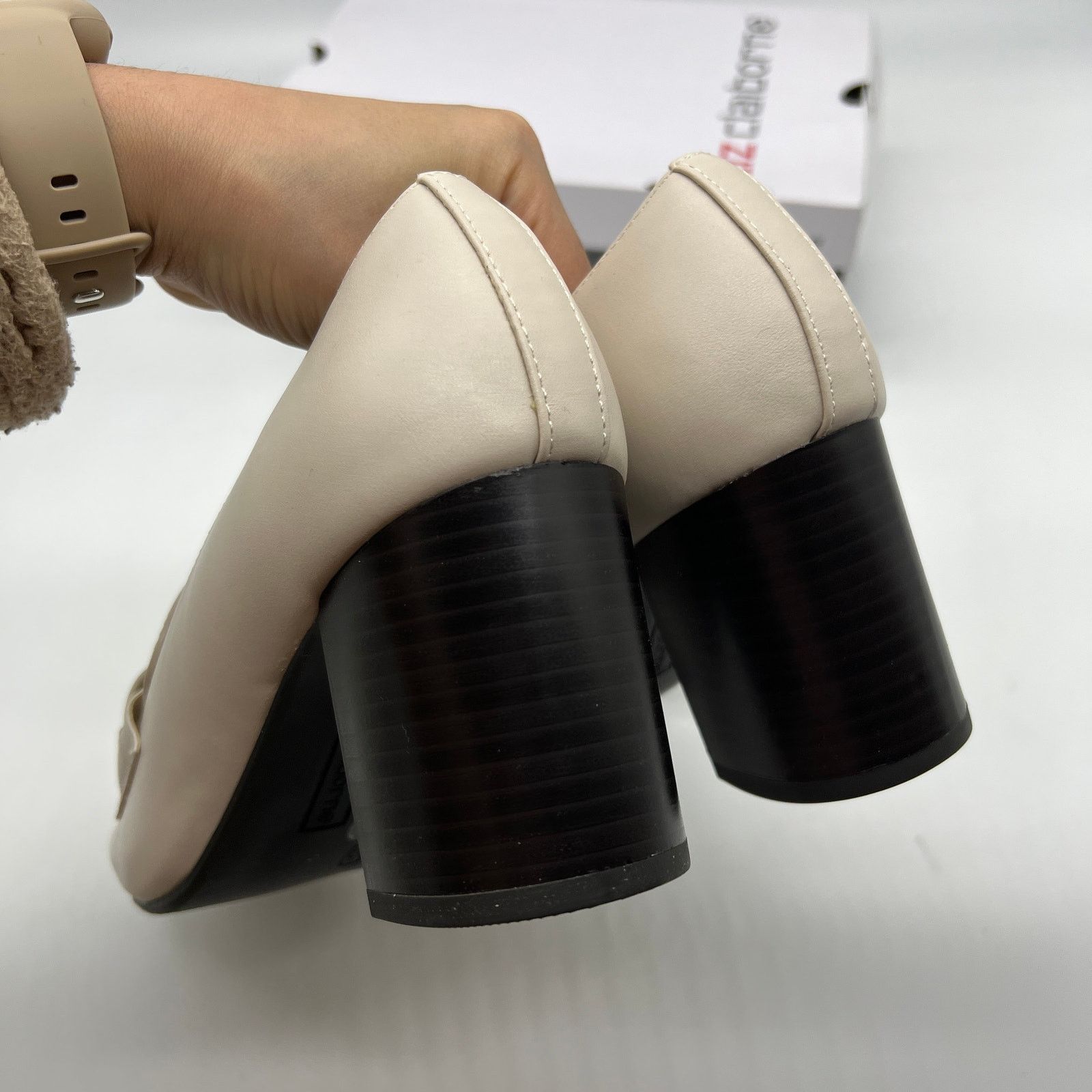 Other Liz Claiborne Morris Faux Leather Cream Heels Size 8.5M Size US 8.5 / IT 38.5 - 11 Thumbnail