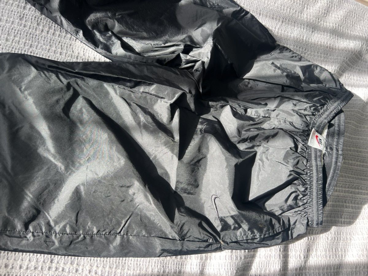 Other Vintage 90s Nike track Pants Tonal Swoosh Black Medium Size US 34 / EU 50 - 6 Thumbnail