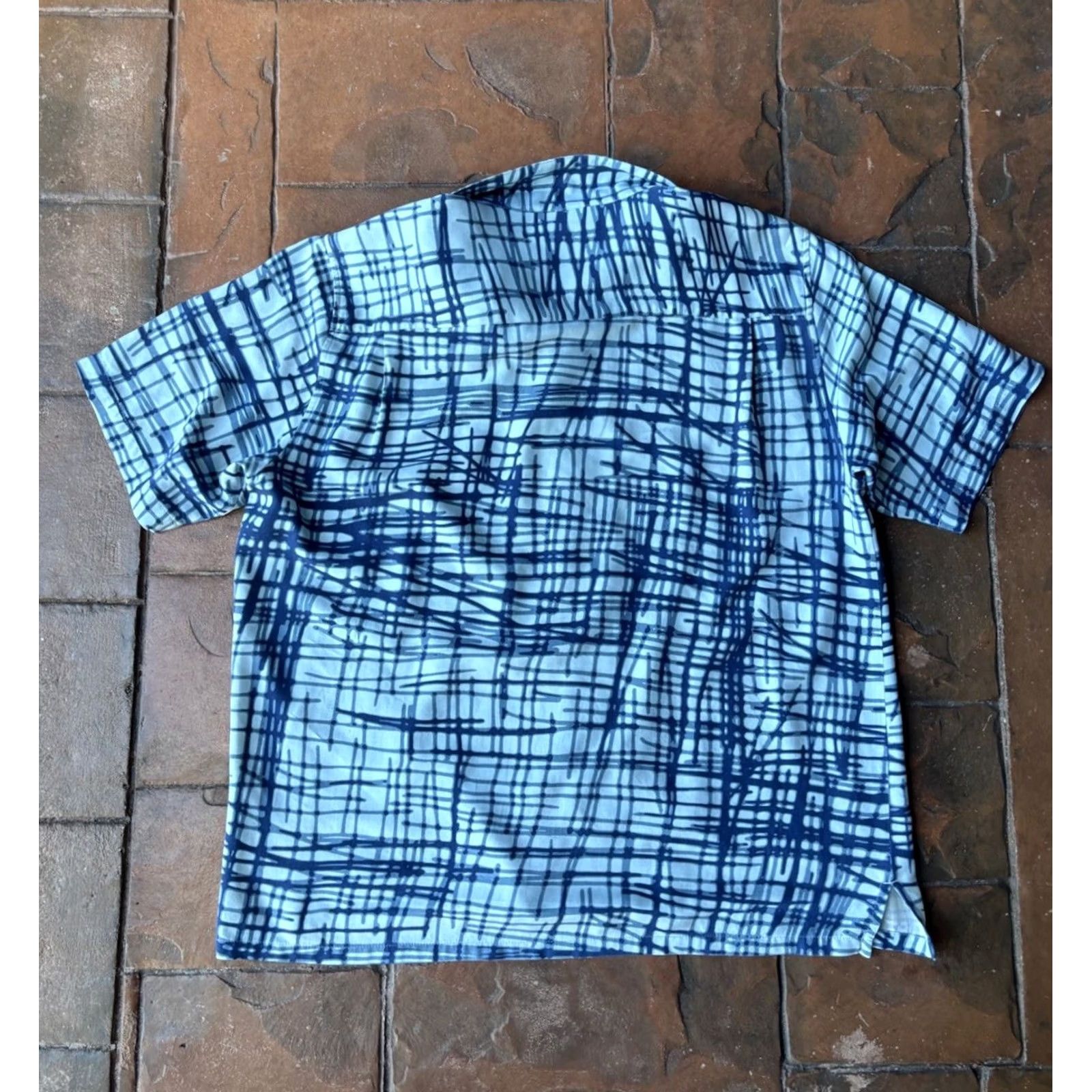 ALOHAS VINTAGE Island Republic Shirt Mens M Blue Silk Hawaiian Abstract Men Aloha Beach Size US M / EU 48-50 / 2 - 3 Thumbnail
