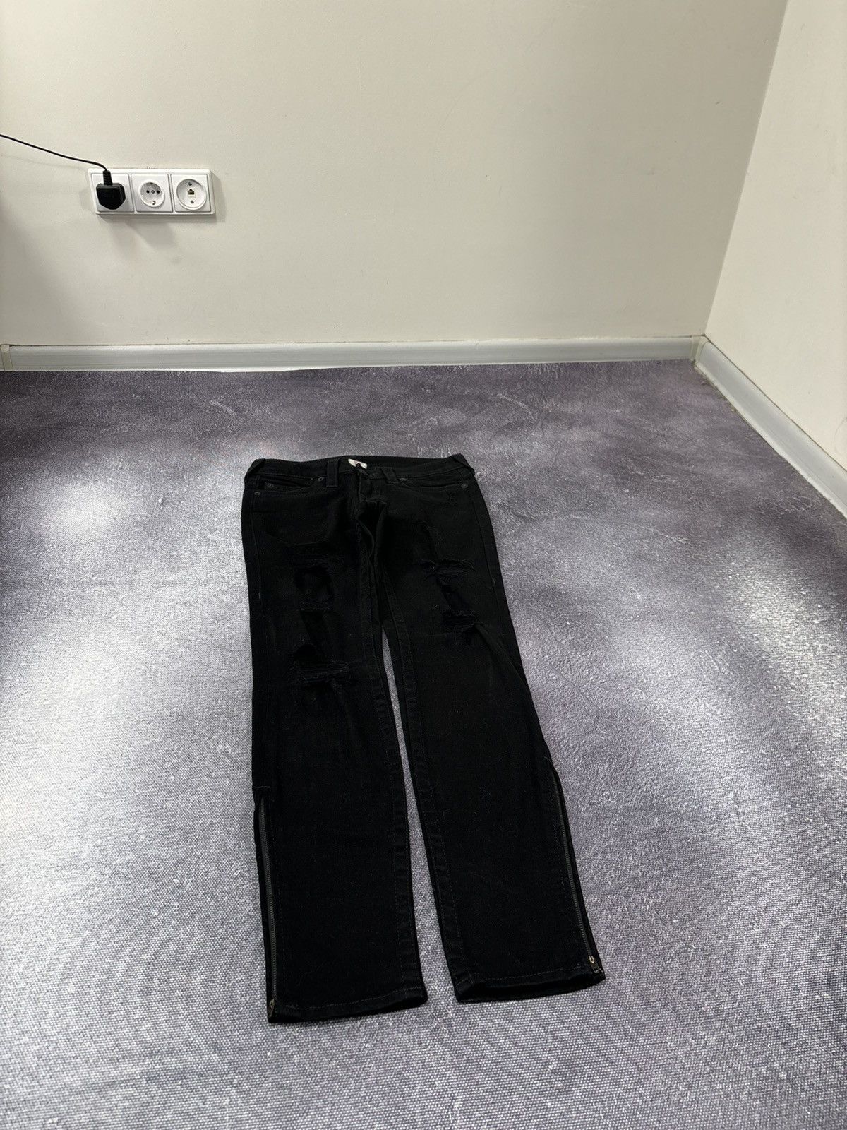 True Religion Vintage True Religion Y2K Women’s Ripped Black Skinny Jeans Size 27" / US 4 / IT 40 - 3 Thumbnail