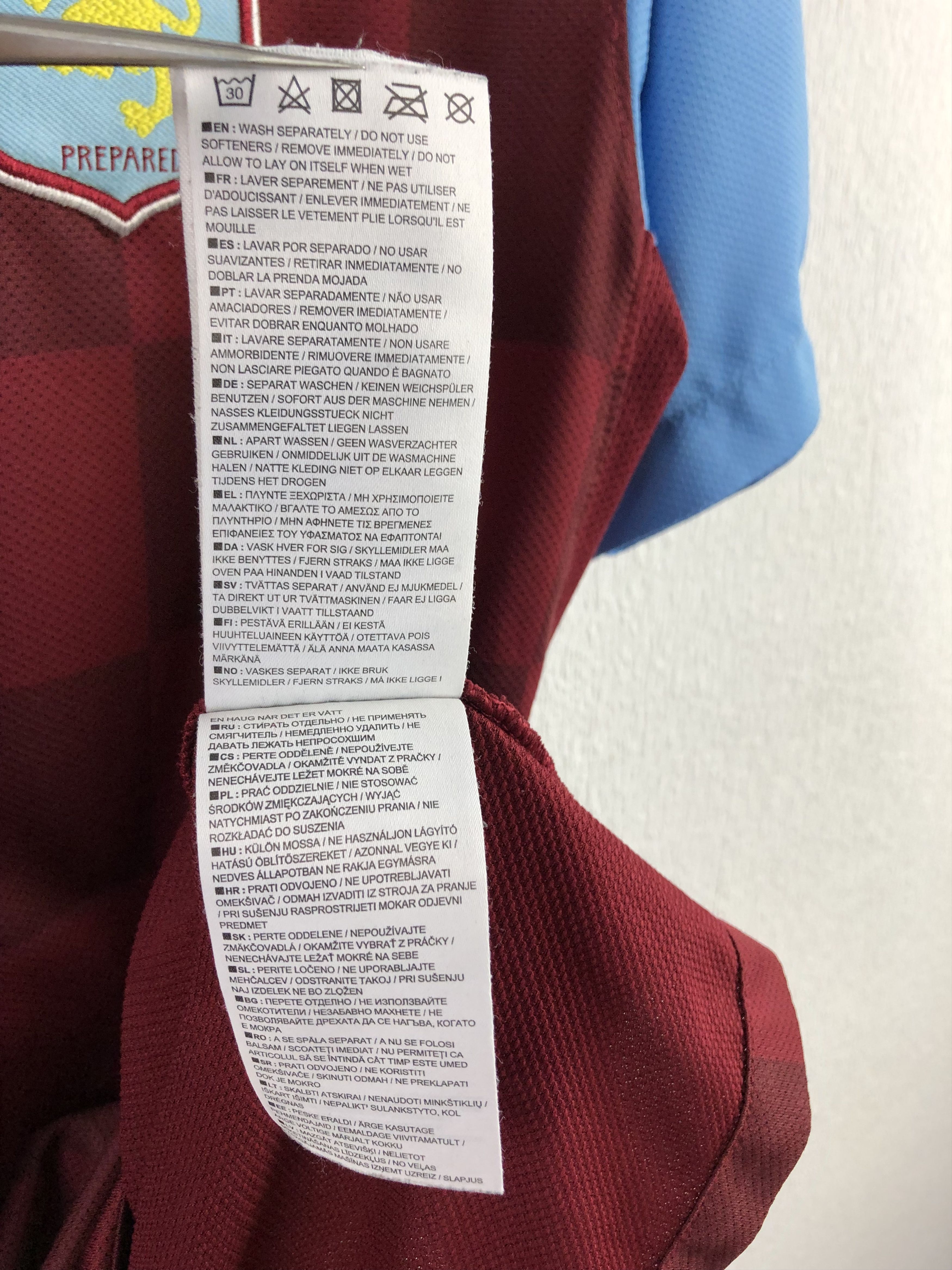 Nike Aston Villa football shirt 2011 Soccer #2 Hutton Nike Jersey Size US M / EU 48-50 / 2 - 15 Thumbnail