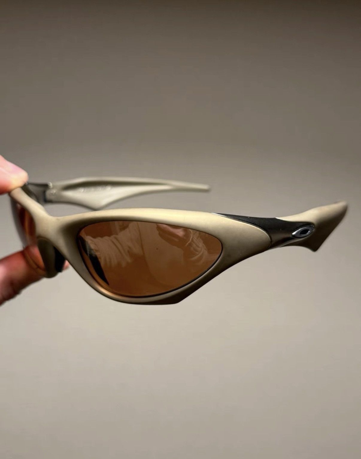 Oakley Gold Tinted Lens Oval Sunglasses Size ONE SIZE - 2 Thumbnail