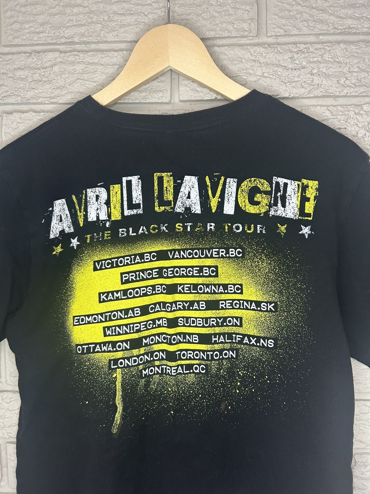 Band Tees × Vintage Vintage Avril Lavigne The Black Star Tour T Shirt Rare Size US S / EU 44-46 / 1 - 5 Thumbnail