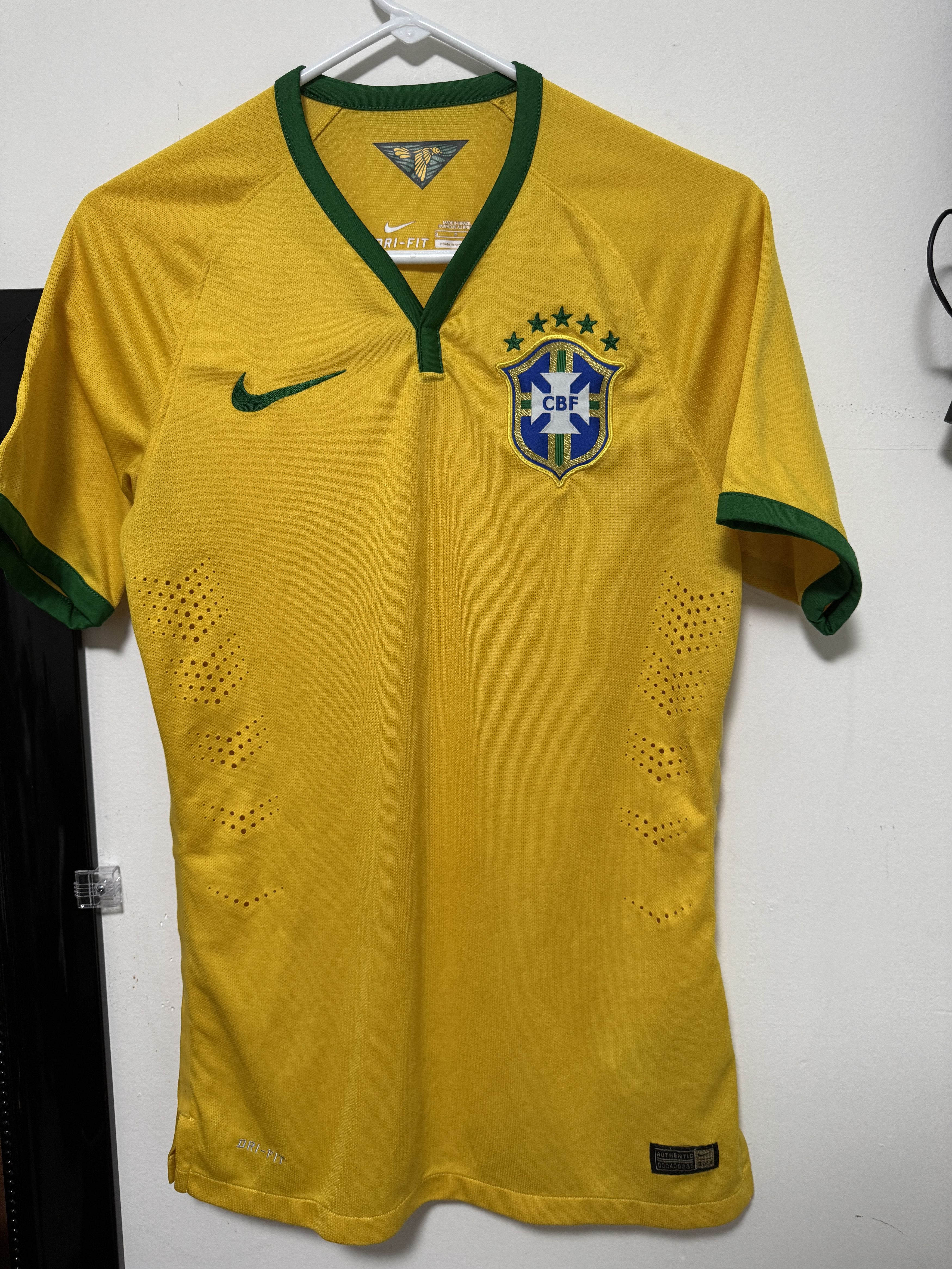 Nike Nike Brazil Jersey Mens 2014 World Cup Kit Football Soccer Size US S / EU 44-46 / 1 - 1 Thumbnail