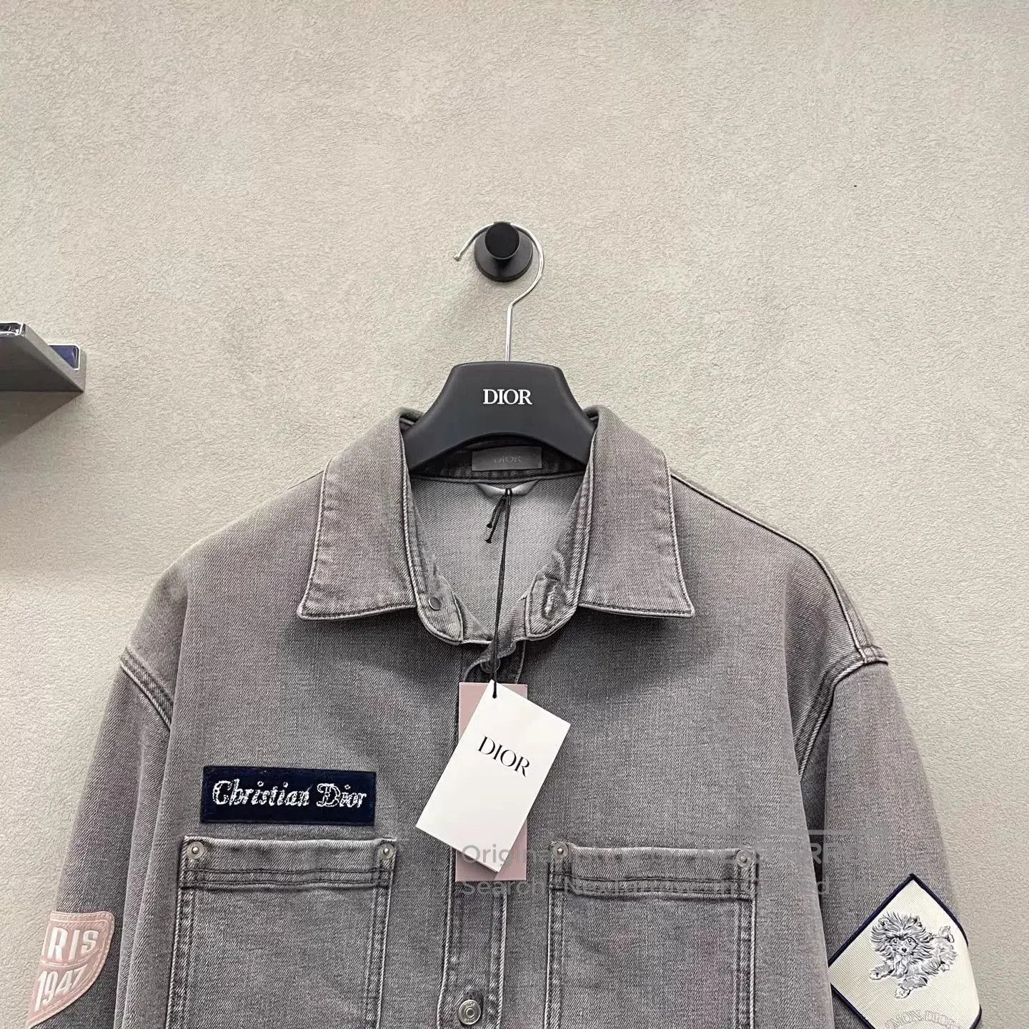 Dior Gray Button-Up Shirt with Embroidered Patches. Size US M / EU 48-50 / 2 - 4 Thumbnail