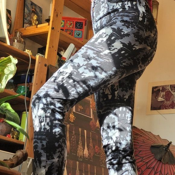 Gianfranco Ferre Gianfranco Ferre high rise dark print pants size 25 Size 25" / US 0 / IT 36 - 3 Thumbnail