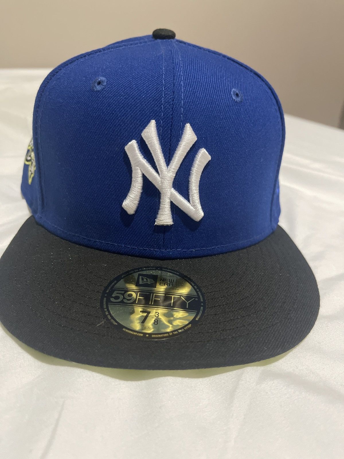 New Era New York Yankees fitted 7 1/4 Size ONE SIZE - 1 Thumbnail