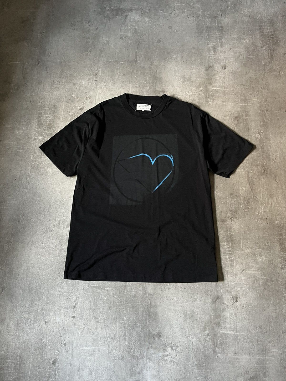 Maison Margiela Maison Margiela heart in circle black T