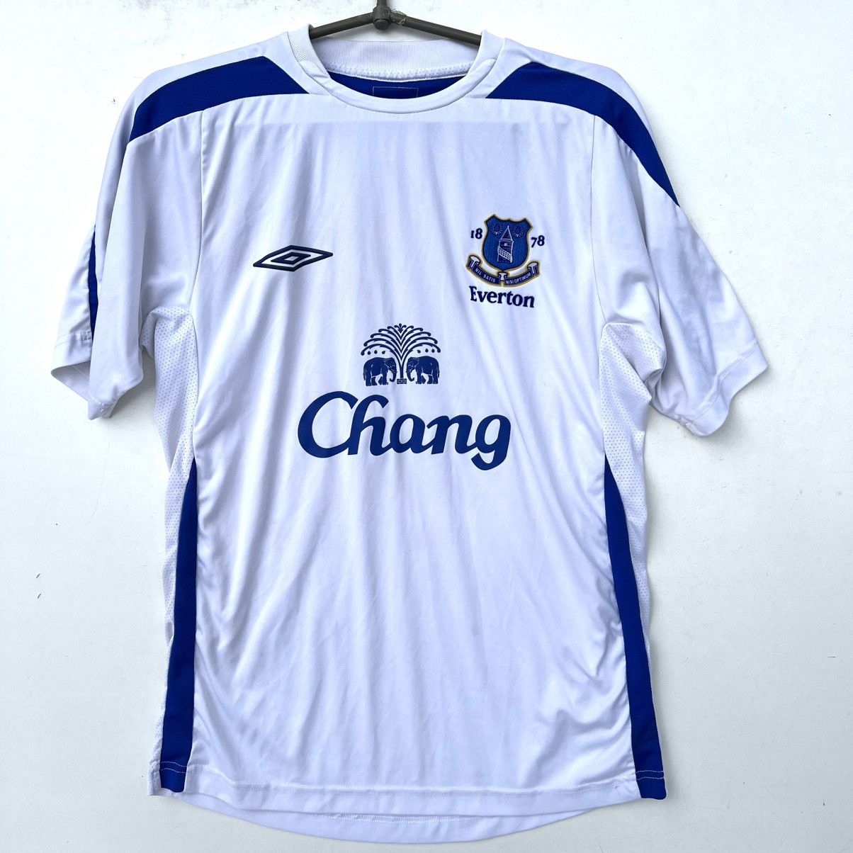 Umbro UMBRO EVERTON Soccer FOOTBALL SHIRT JERSEY Size US S / EU 44-46 / 1 - 1 Thumbnail