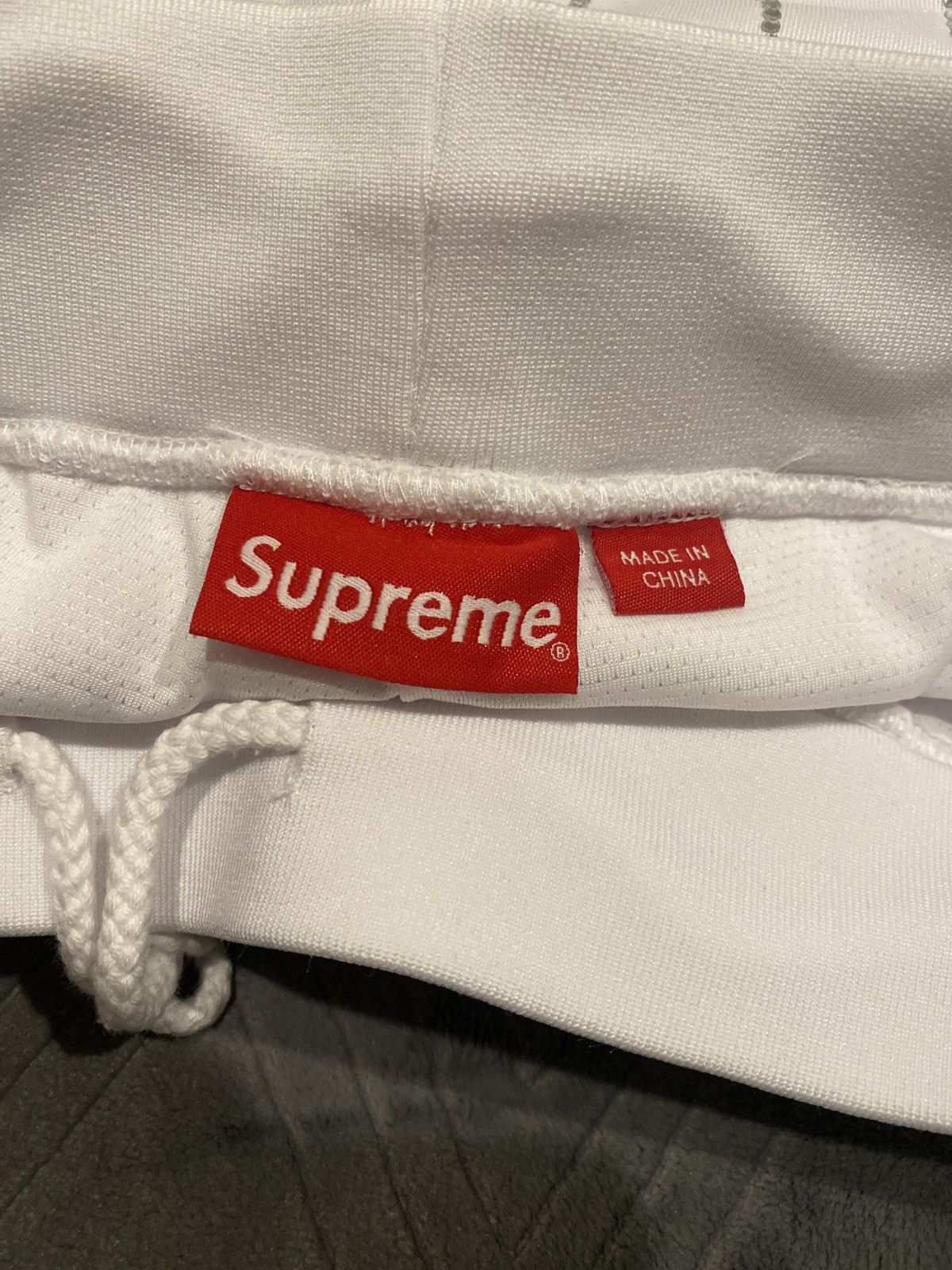 Supreme Supreme rhinestone stripe basketball shorts Size US 30 / EU 46 - 7 Thumbnail
