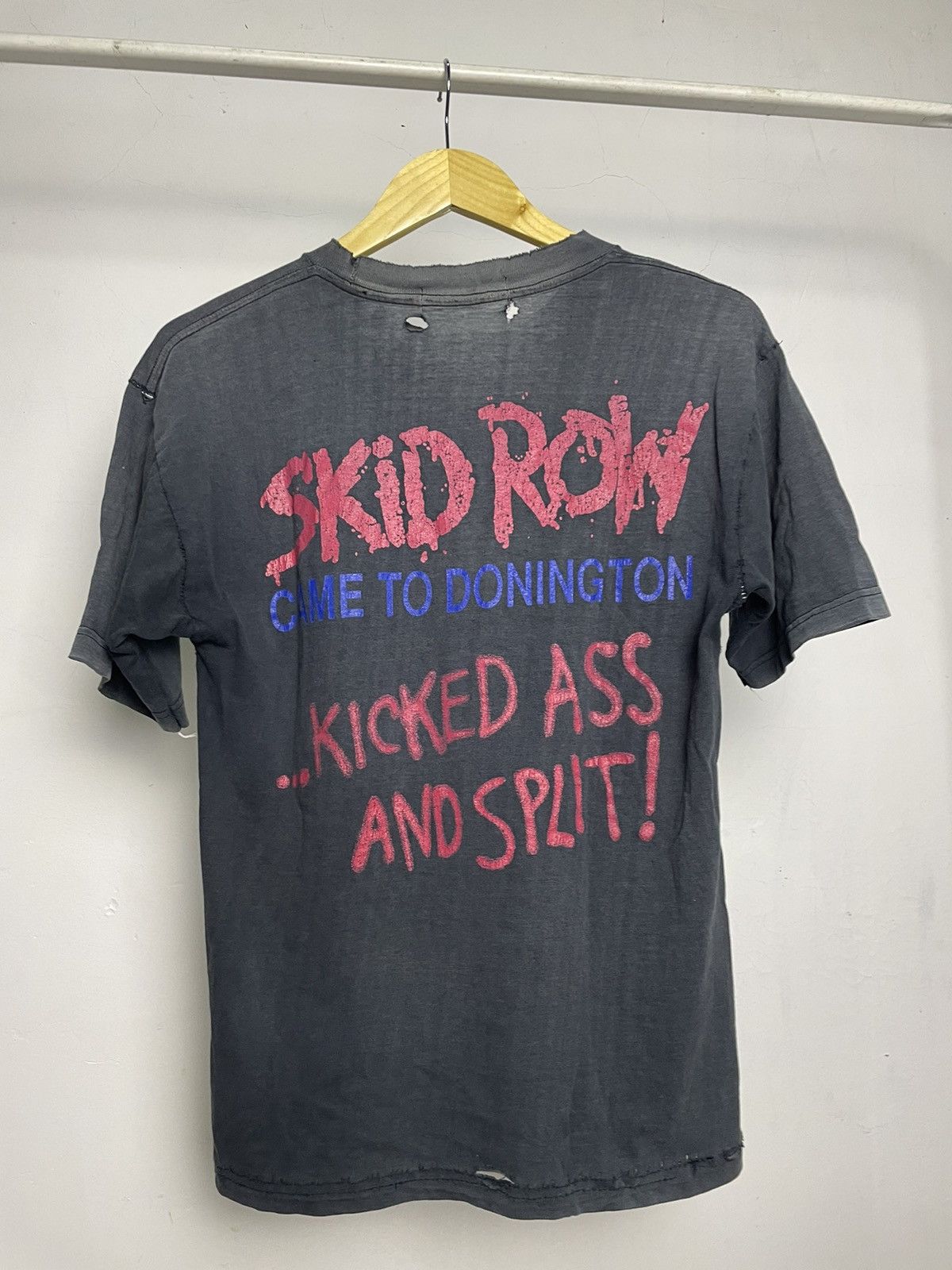 Band Tees × Vintage THRASHED Vintage Skid Row Rock Band Tees Distressed Size US M / EU 48-50 / 2 - 7 Thumbnail